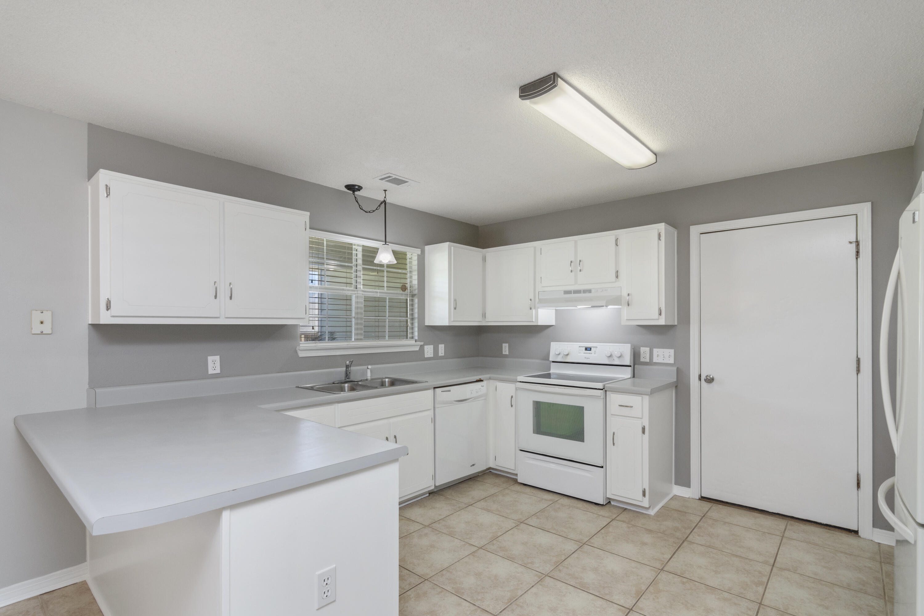 COUNTRYVIEW ESTATES 4TH ADDN - Residential