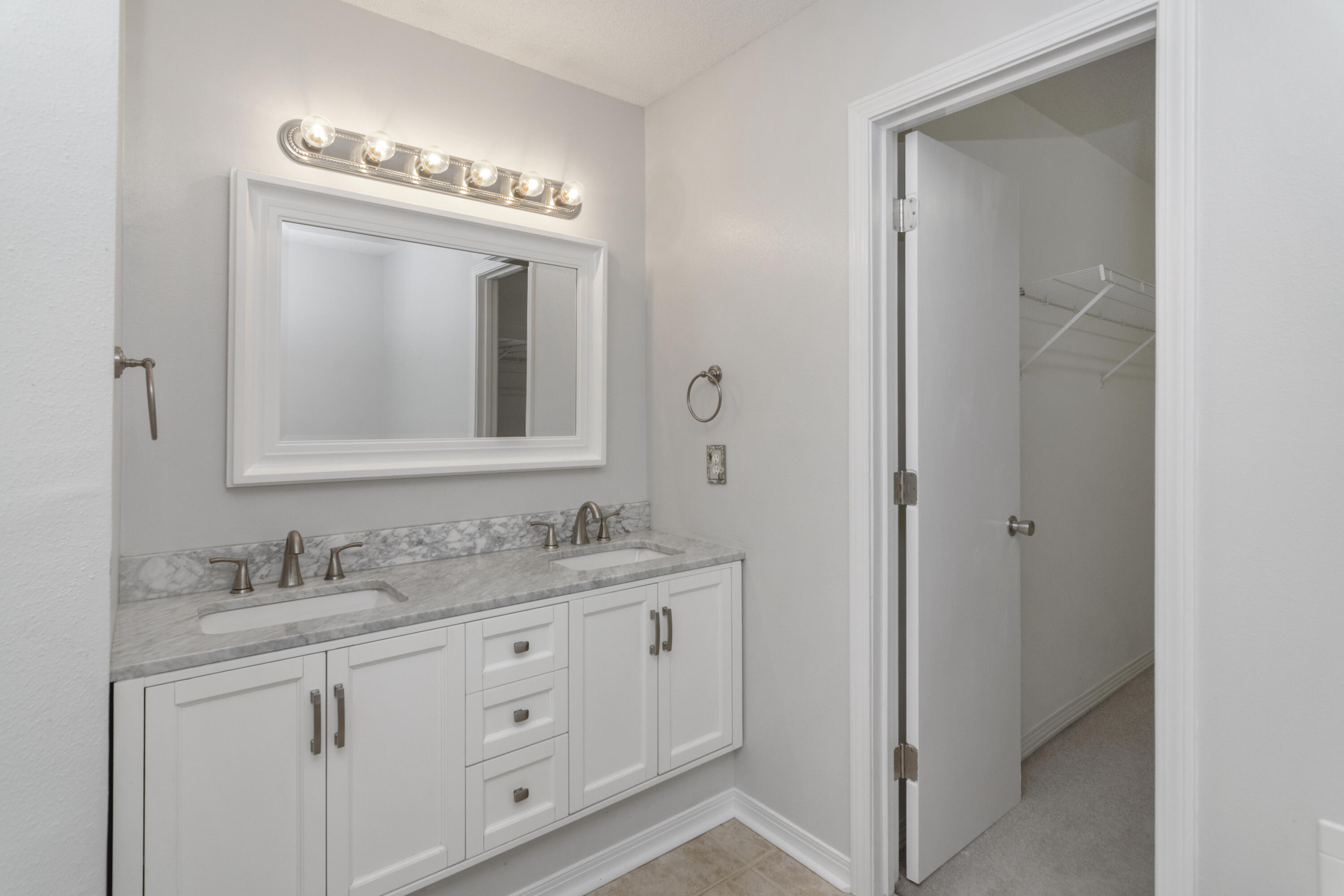 COUNTRYVIEW ESTATES 4TH ADDN - Residential