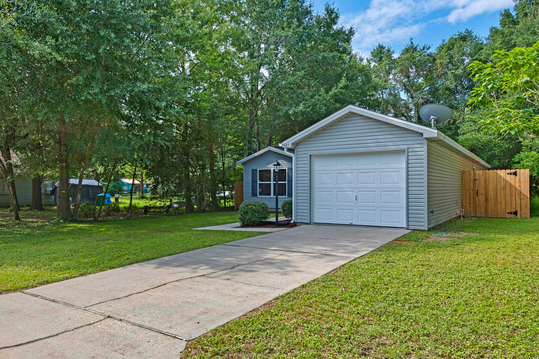 CRESTVIEW - Residential