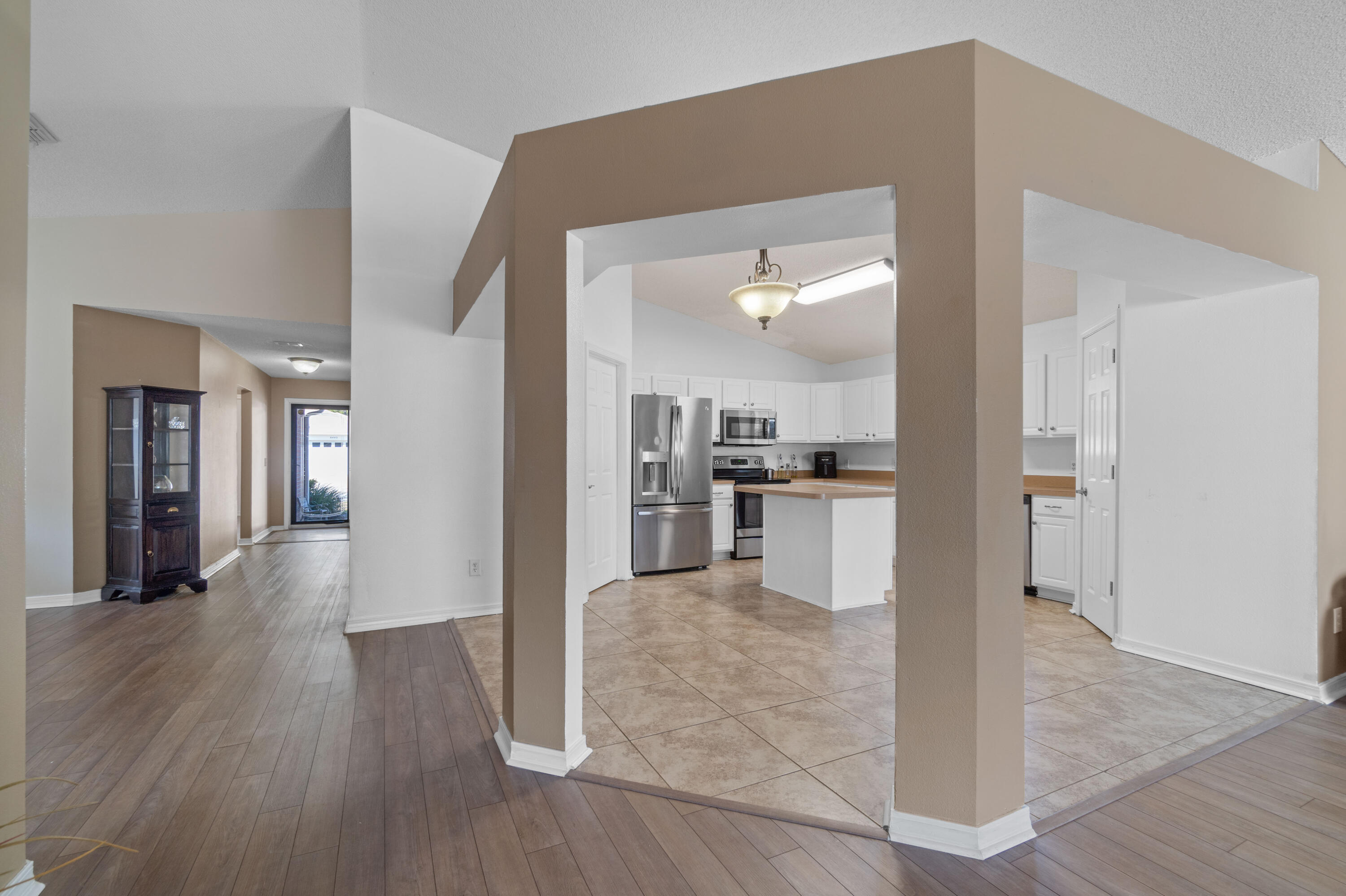 HIDDEN SHORES - Residential