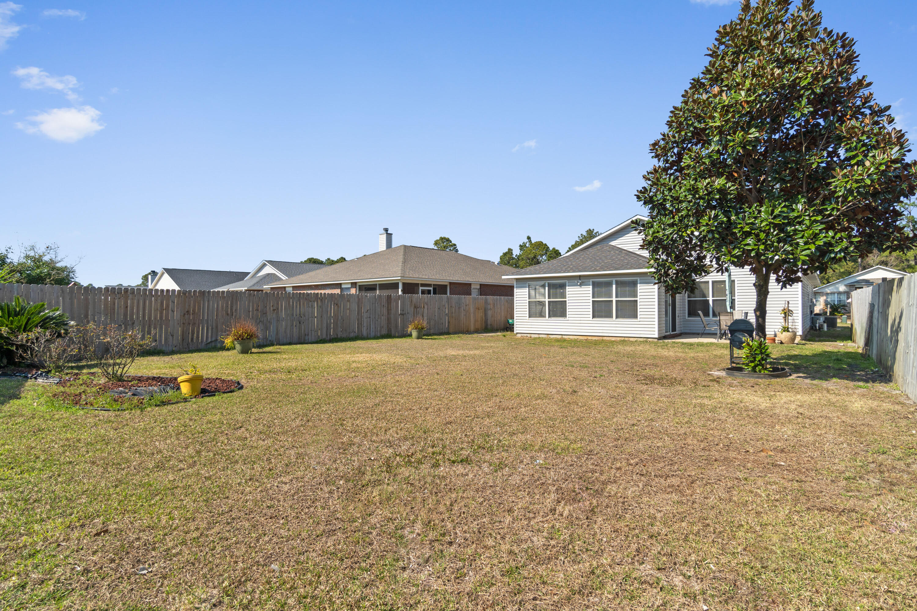 HIDDEN SHORES - Residential