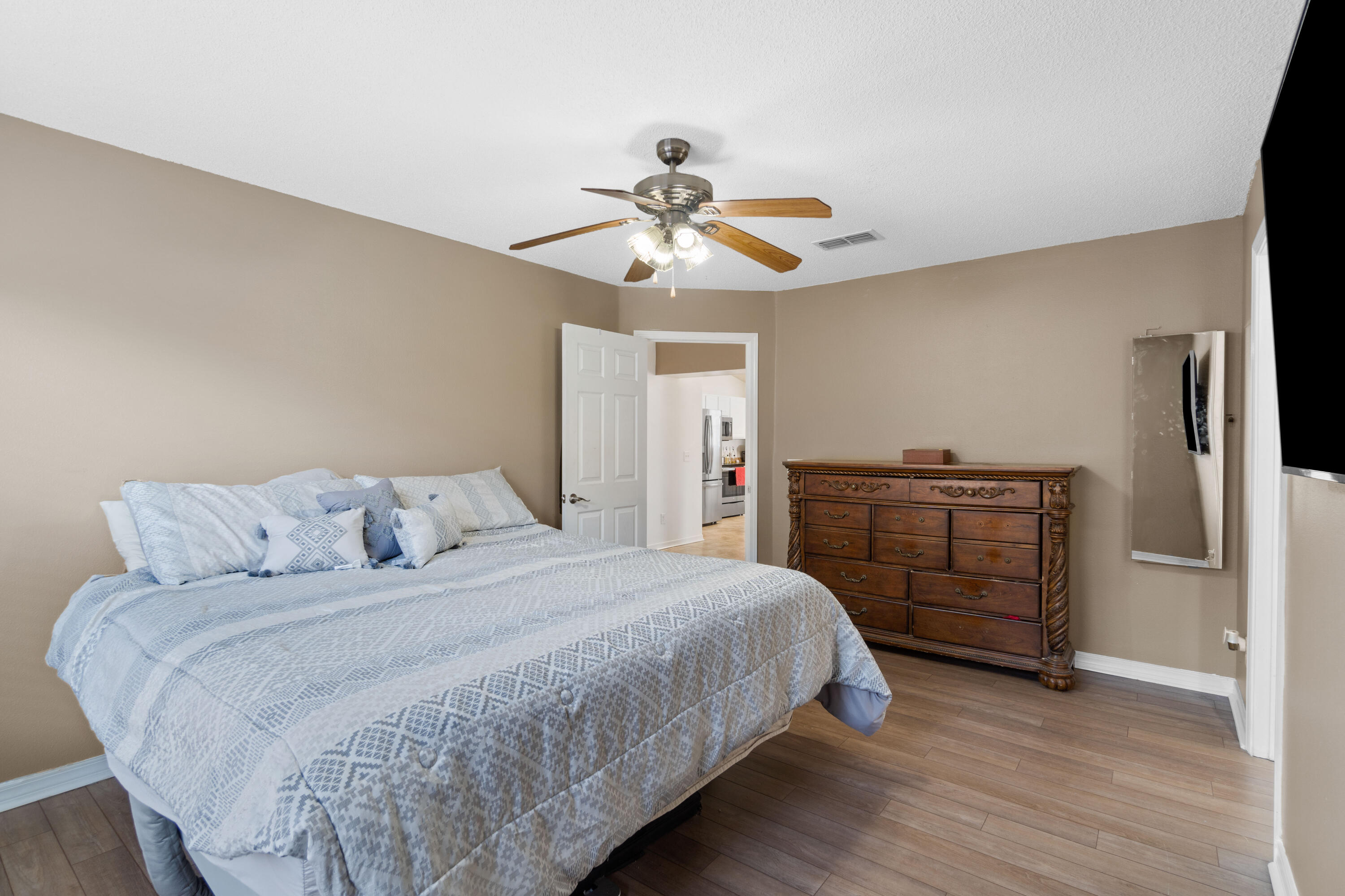 HIDDEN SHORES - Residential