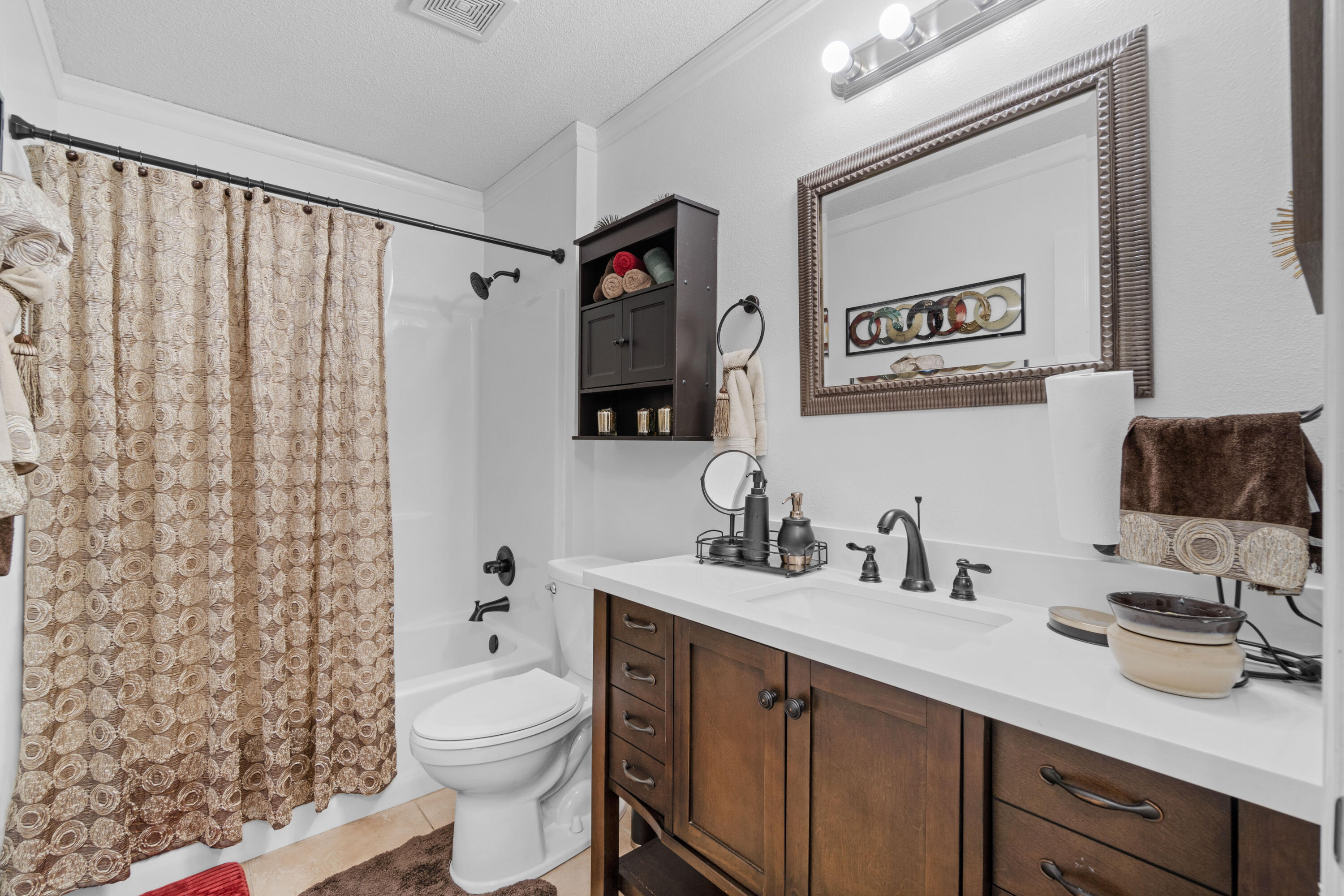 HIDDEN SHORES - Residential