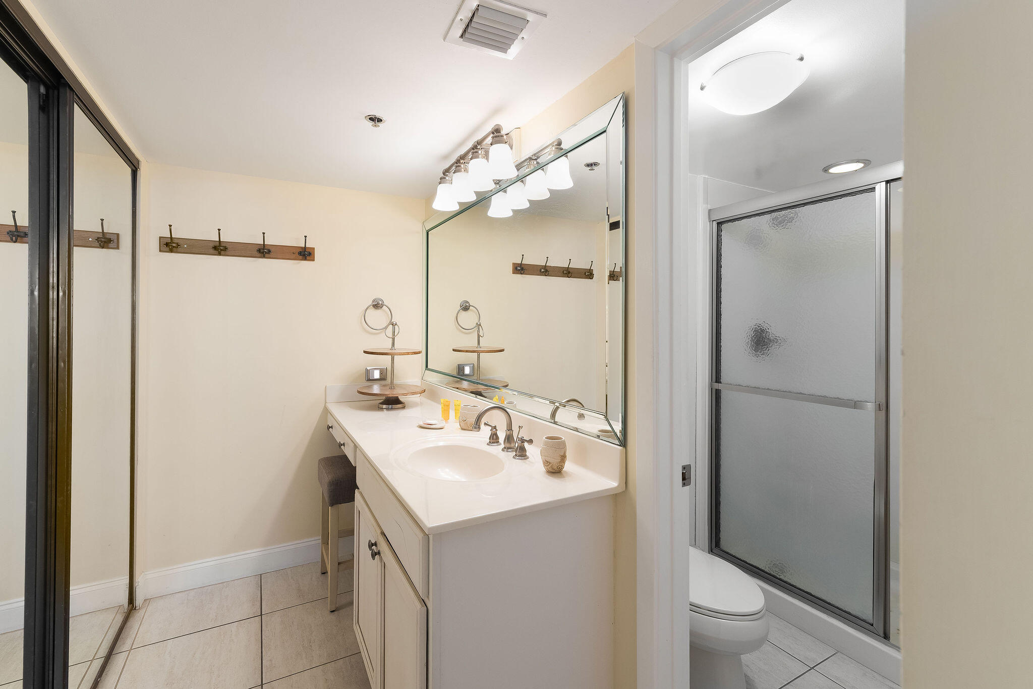 MAINSAIL CONDO PH 3 - Residential
