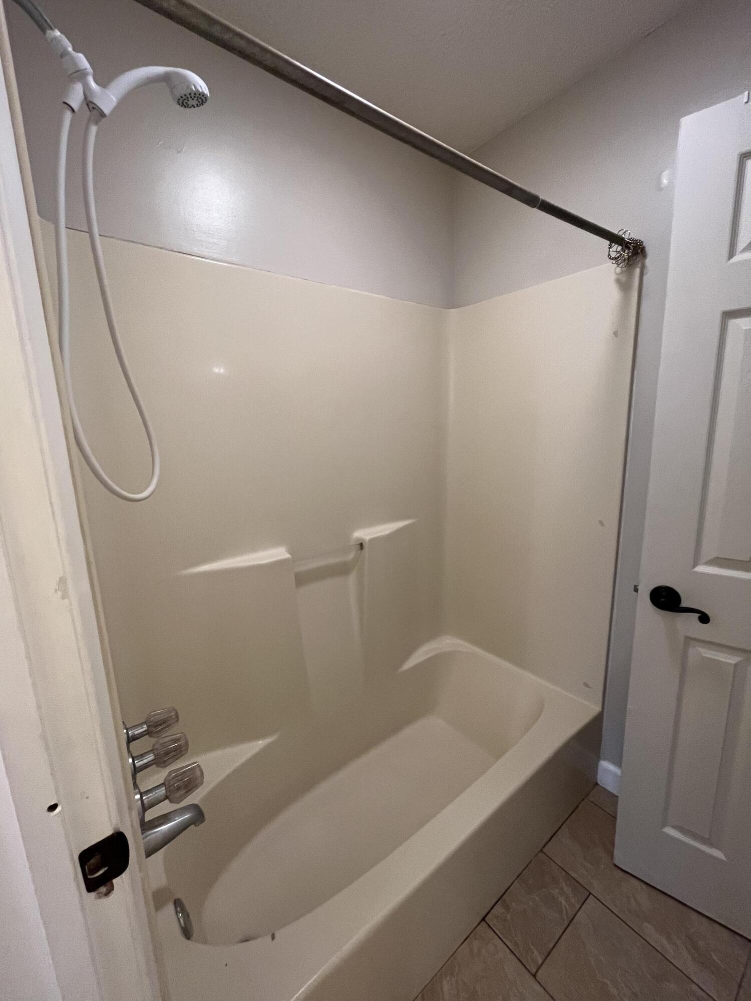 QUAIL RIDGE 1ST ADDN - Residential Lease