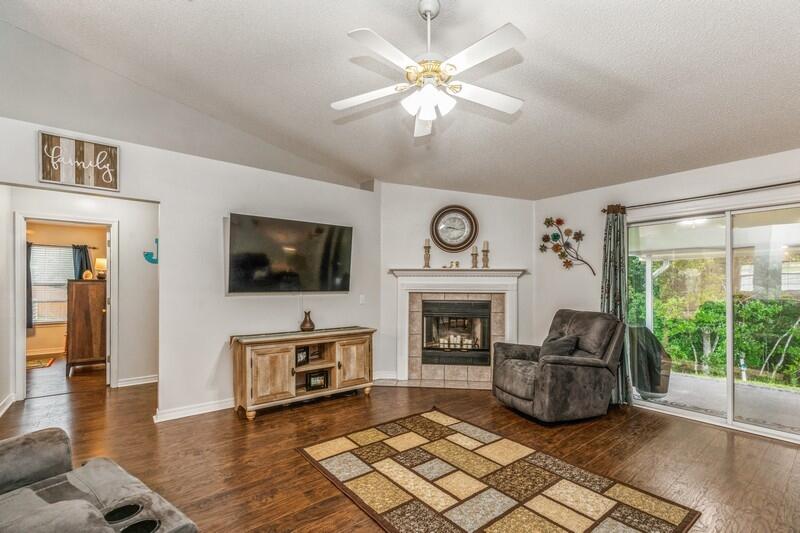 CRESTVIEW SUBURB (231000.00) - Residential