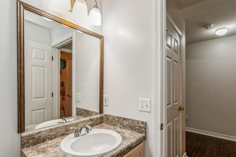 CRESTVIEW SUBURB (231000.00) - Residential