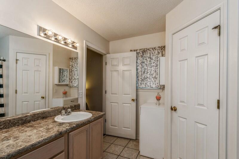 CRESTVIEW SUBURB (231000.00) - Residential