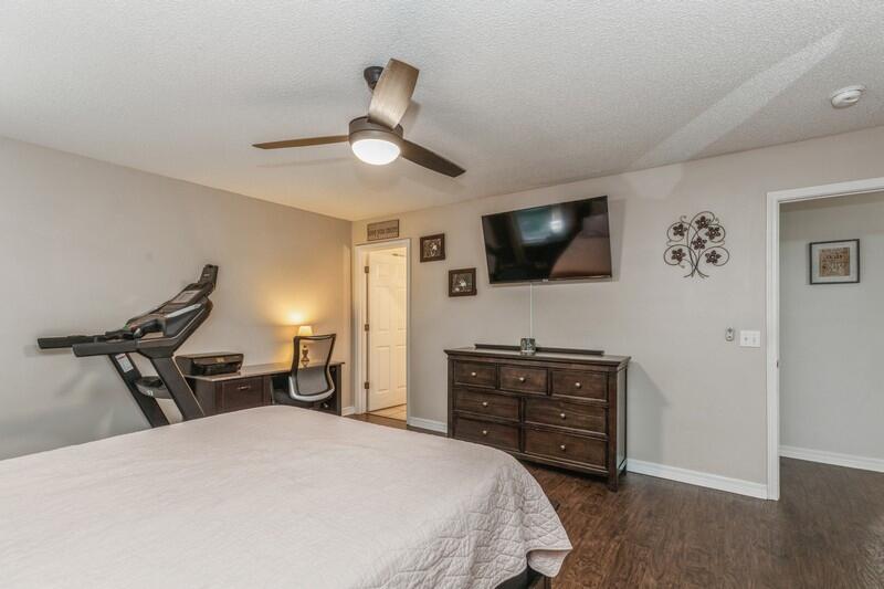 CRESTVIEW SUBURB (231000.00) - Residential