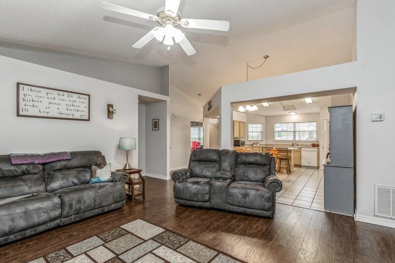 CRESTVIEW SUBURB (231000.00) - Residential