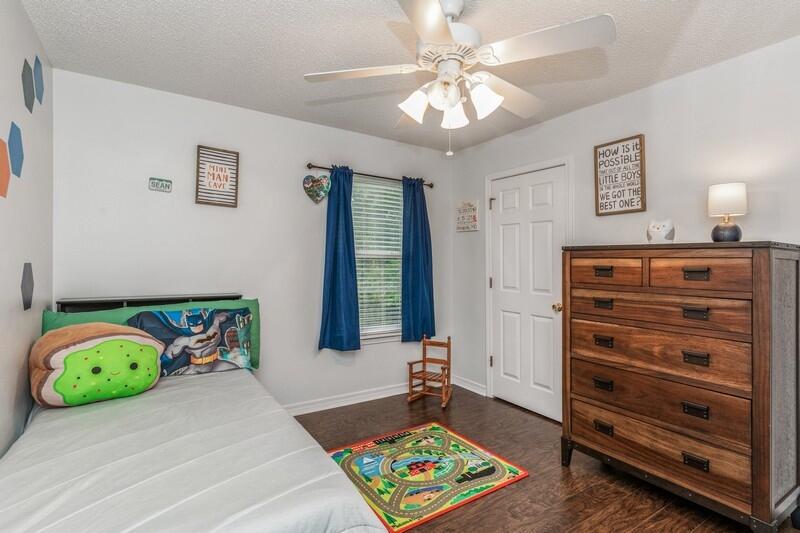 CRESTVIEW SUBURB (231000.00) - Residential