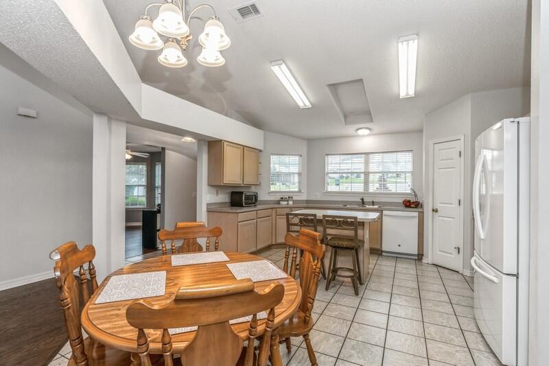 CRESTVIEW SUBURB (231000.00) - Residential