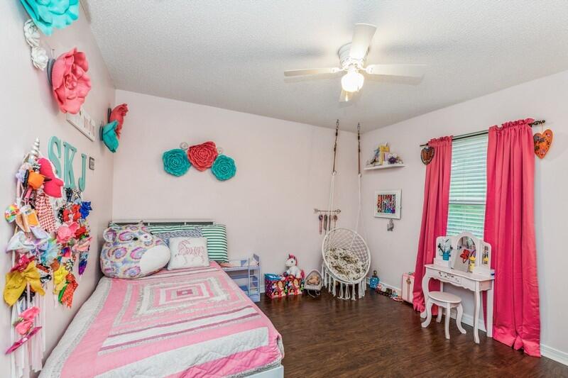 CRESTVIEW SUBURB (231000.00) - Residential