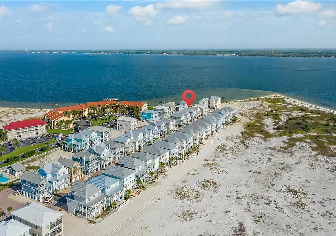 BY THE SEA - Residential