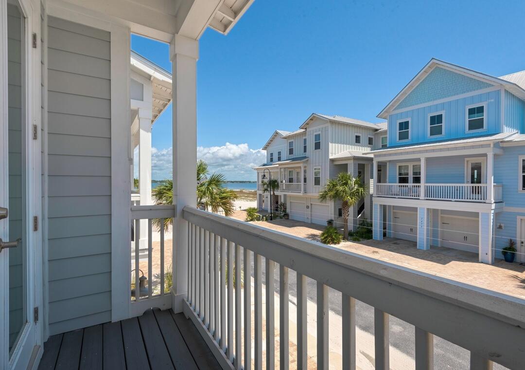 BY THE SEA - Residential