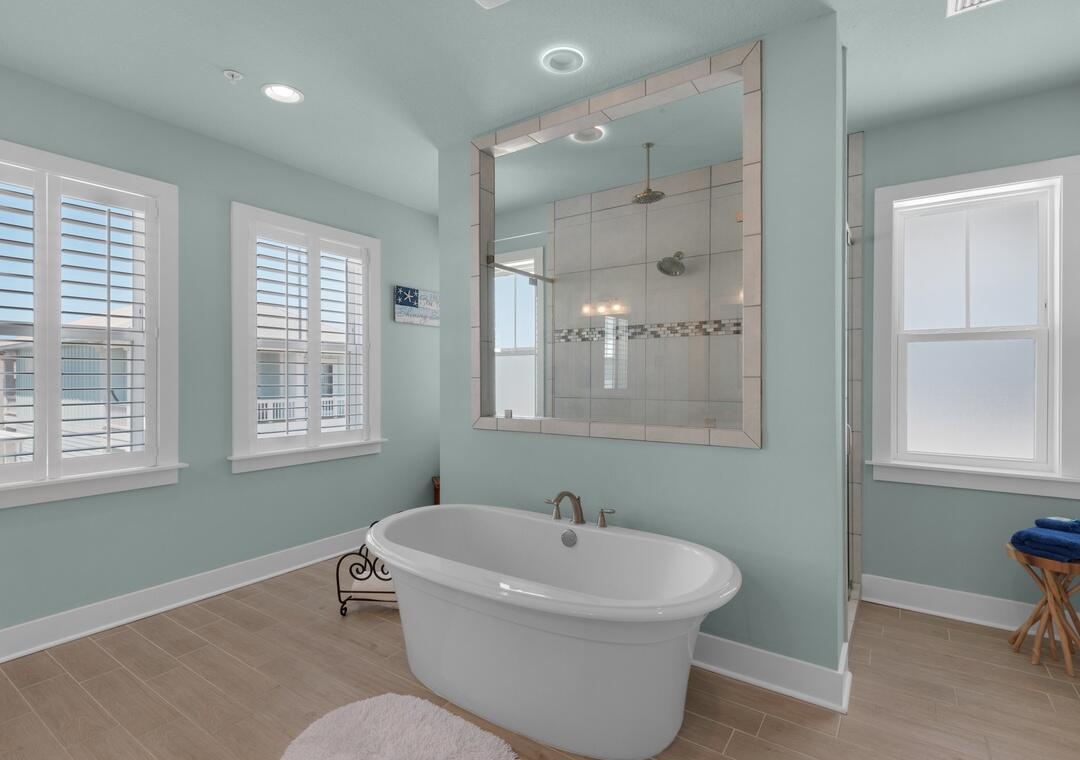 BY THE SEA - Residential