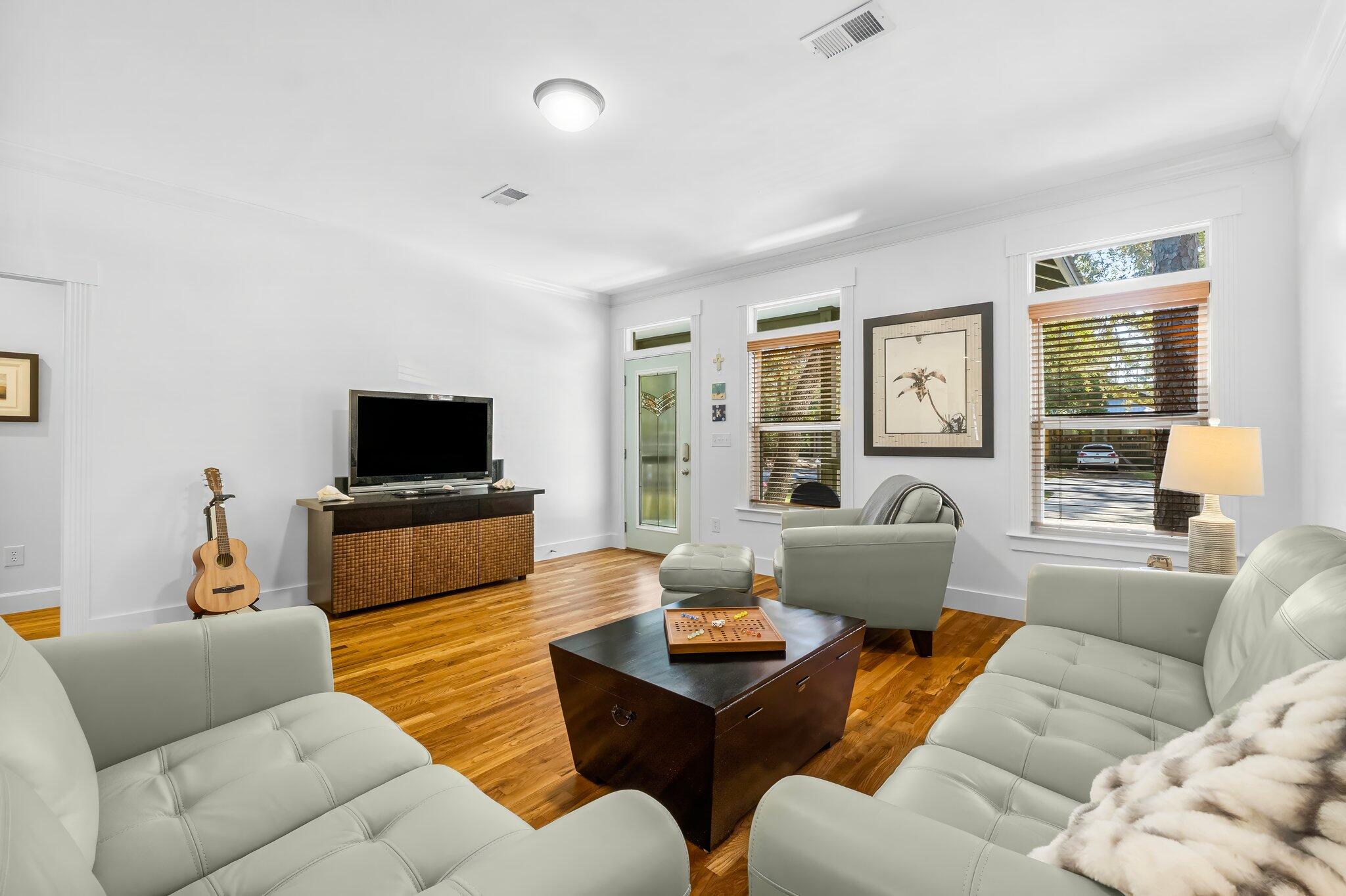 MAGNOLIA BEACH - Residential