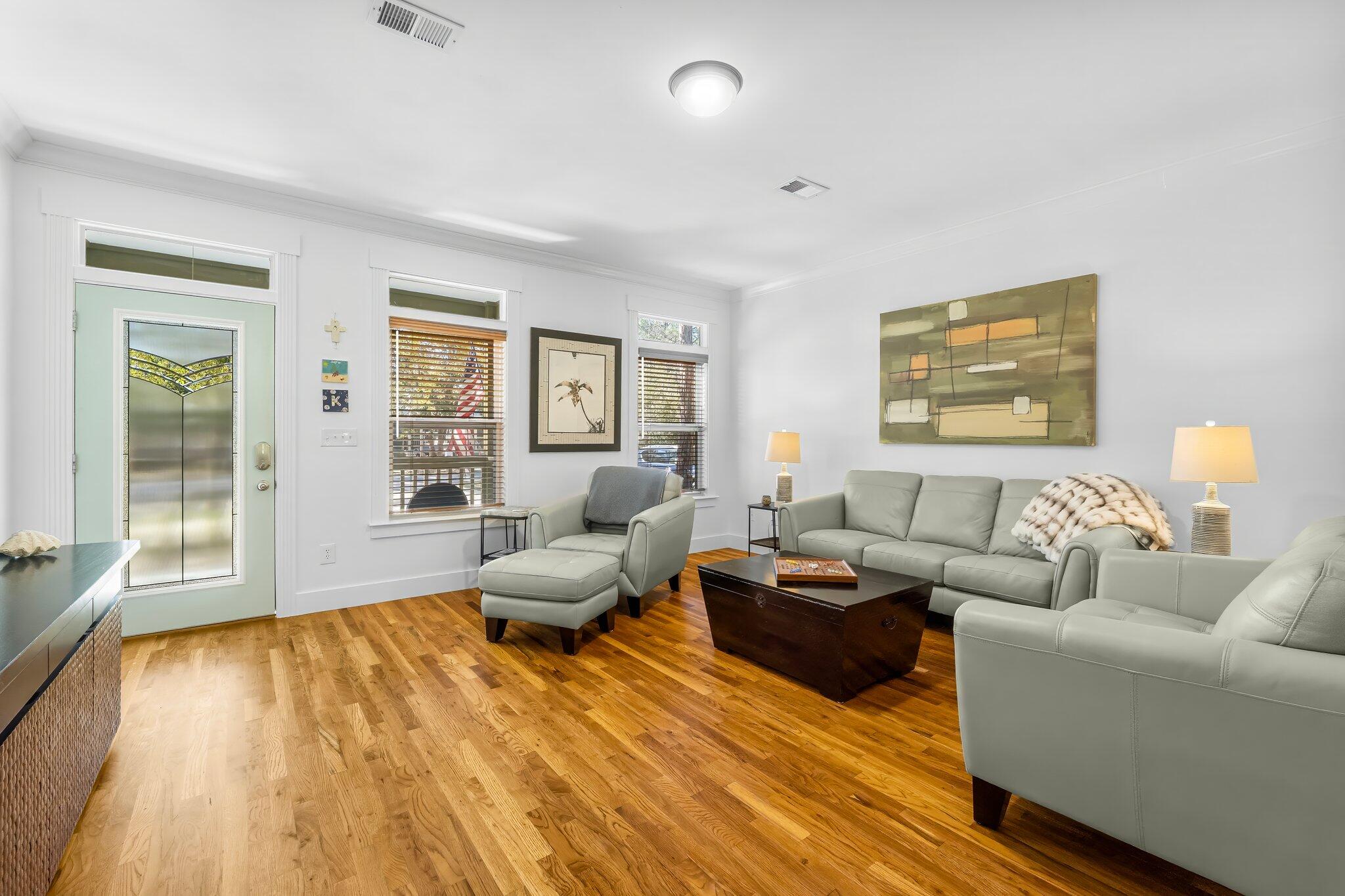 MAGNOLIA BEACH - Residential