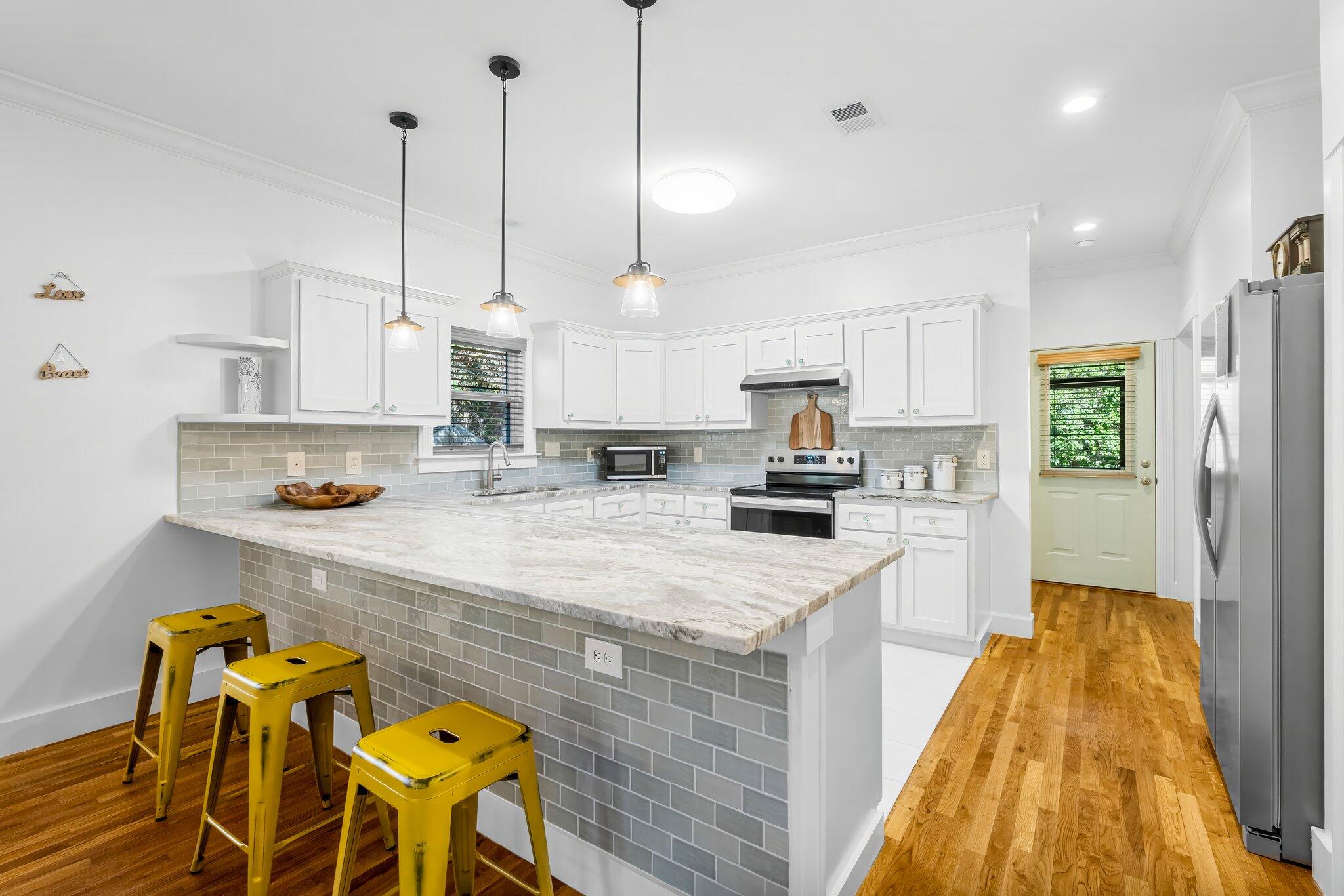 MAGNOLIA BEACH - Residential