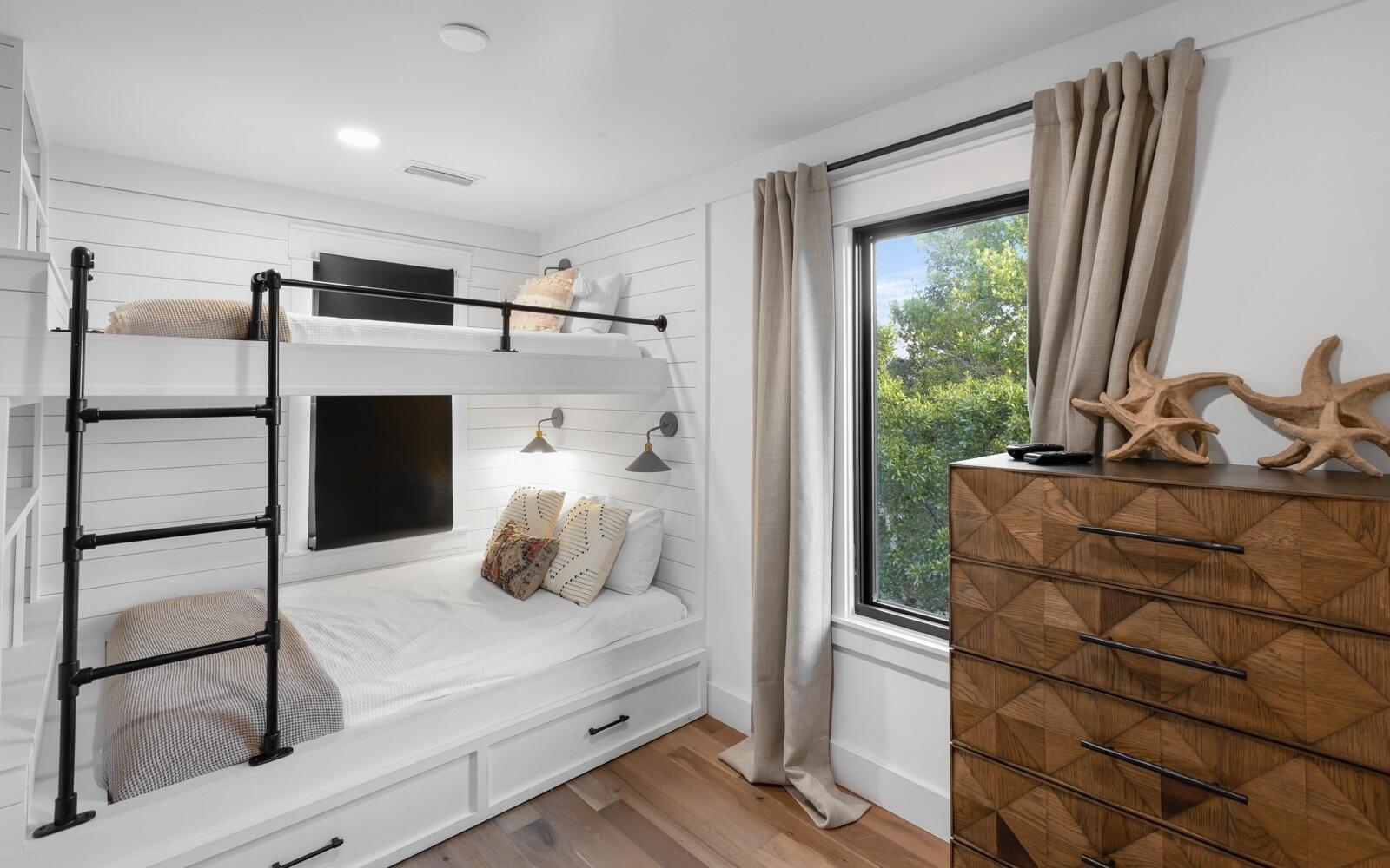 BEACH HIGHLAND 1ST ADD - Residential