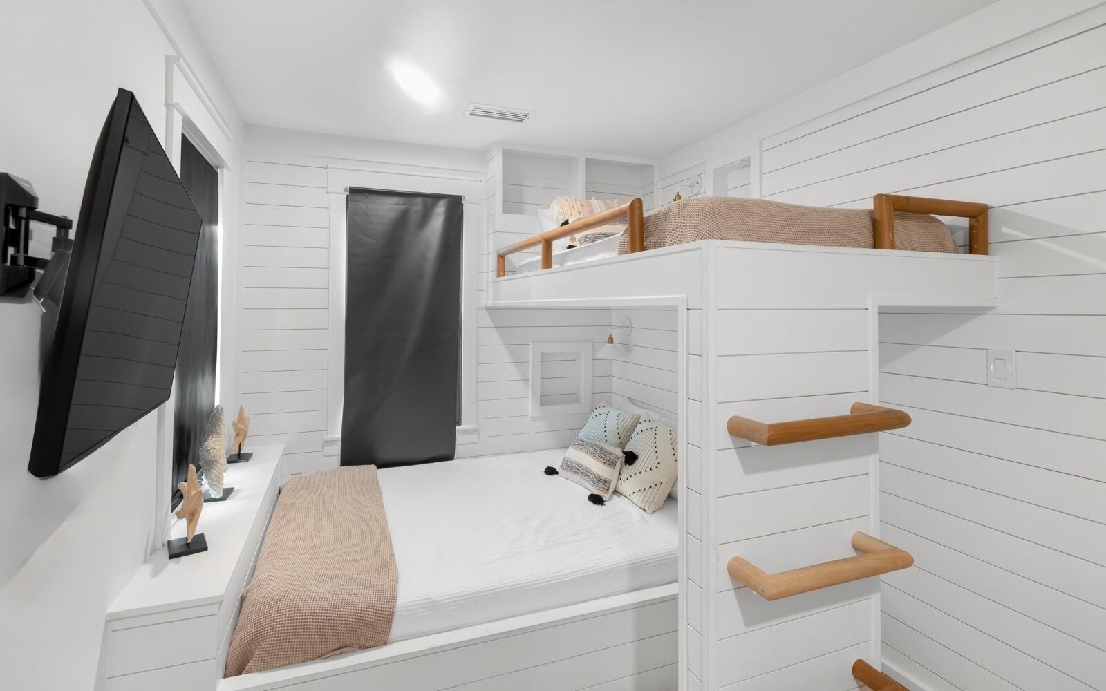 BEACH HIGHLAND 1ST ADD - Residential