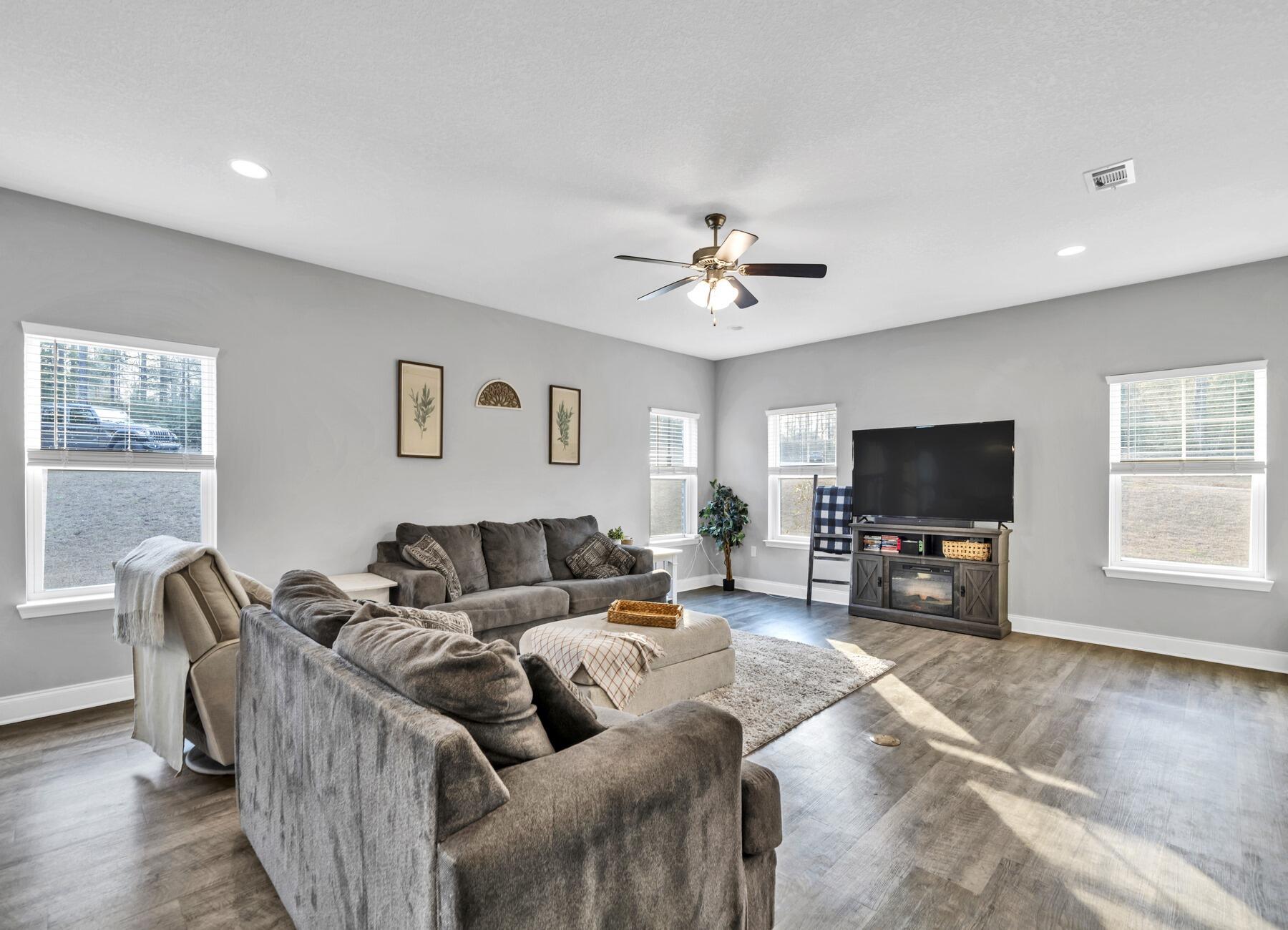 Nature Lake - Residential