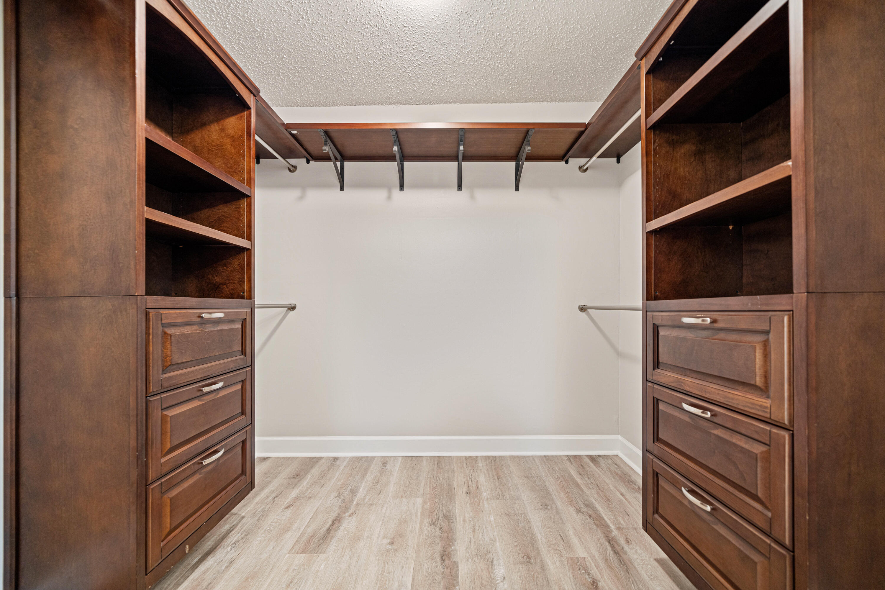 KENWOOD S/D 3RD ADDN - Residential