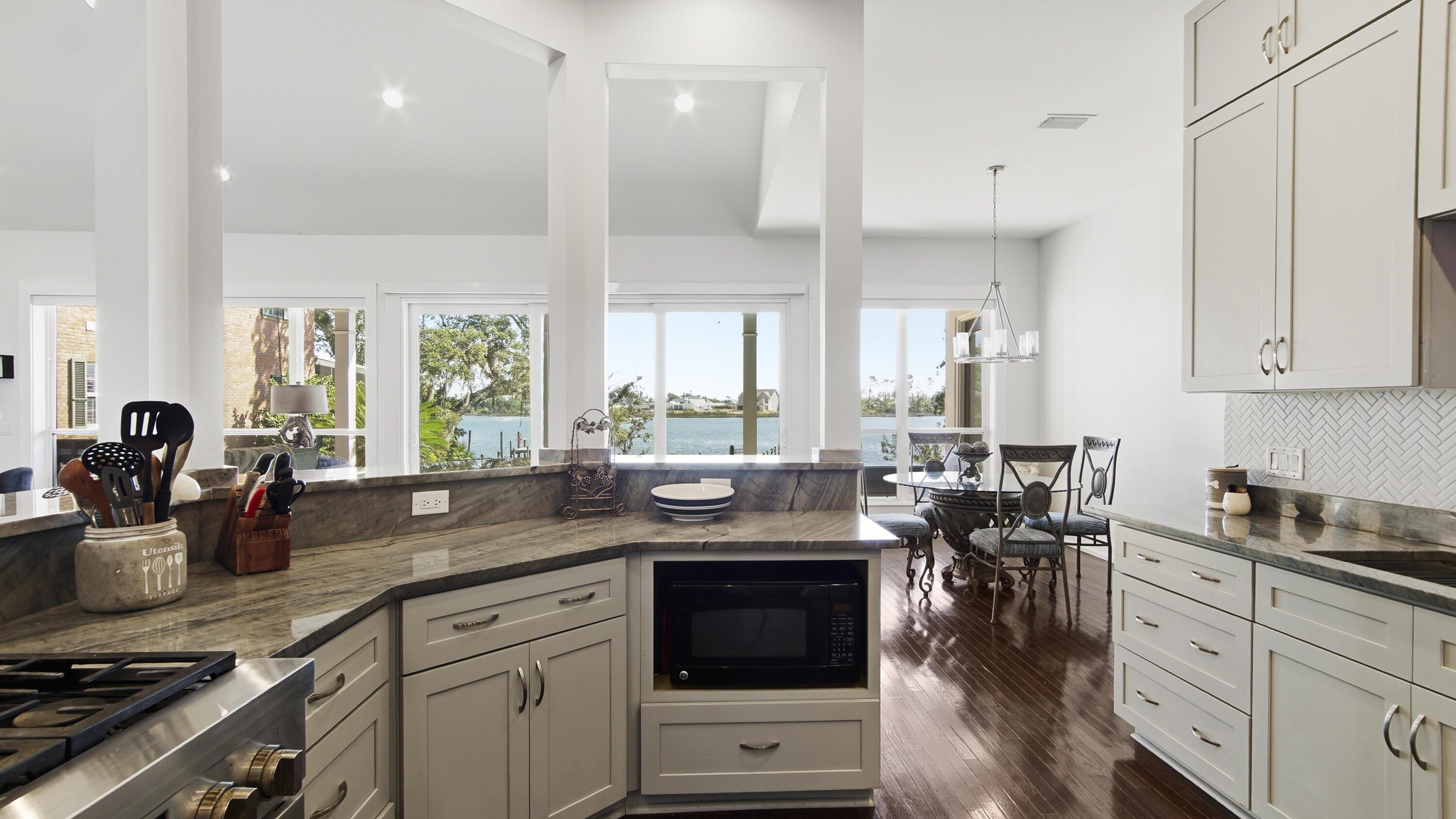 LEISURE SHORES/ Panama Country Club - Residential