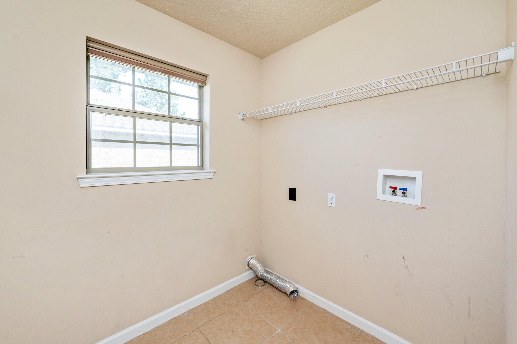 LEE FARMS PH I LOT 5 BLK D - Residential