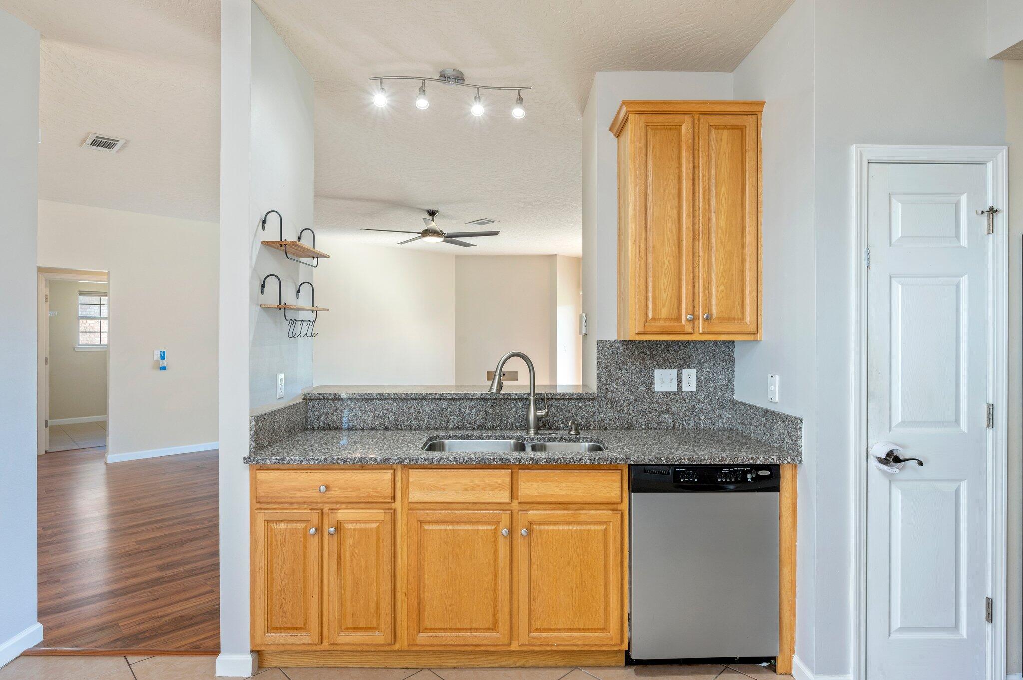 LEE FARMS PH I LOT 5 BLK D - Residential