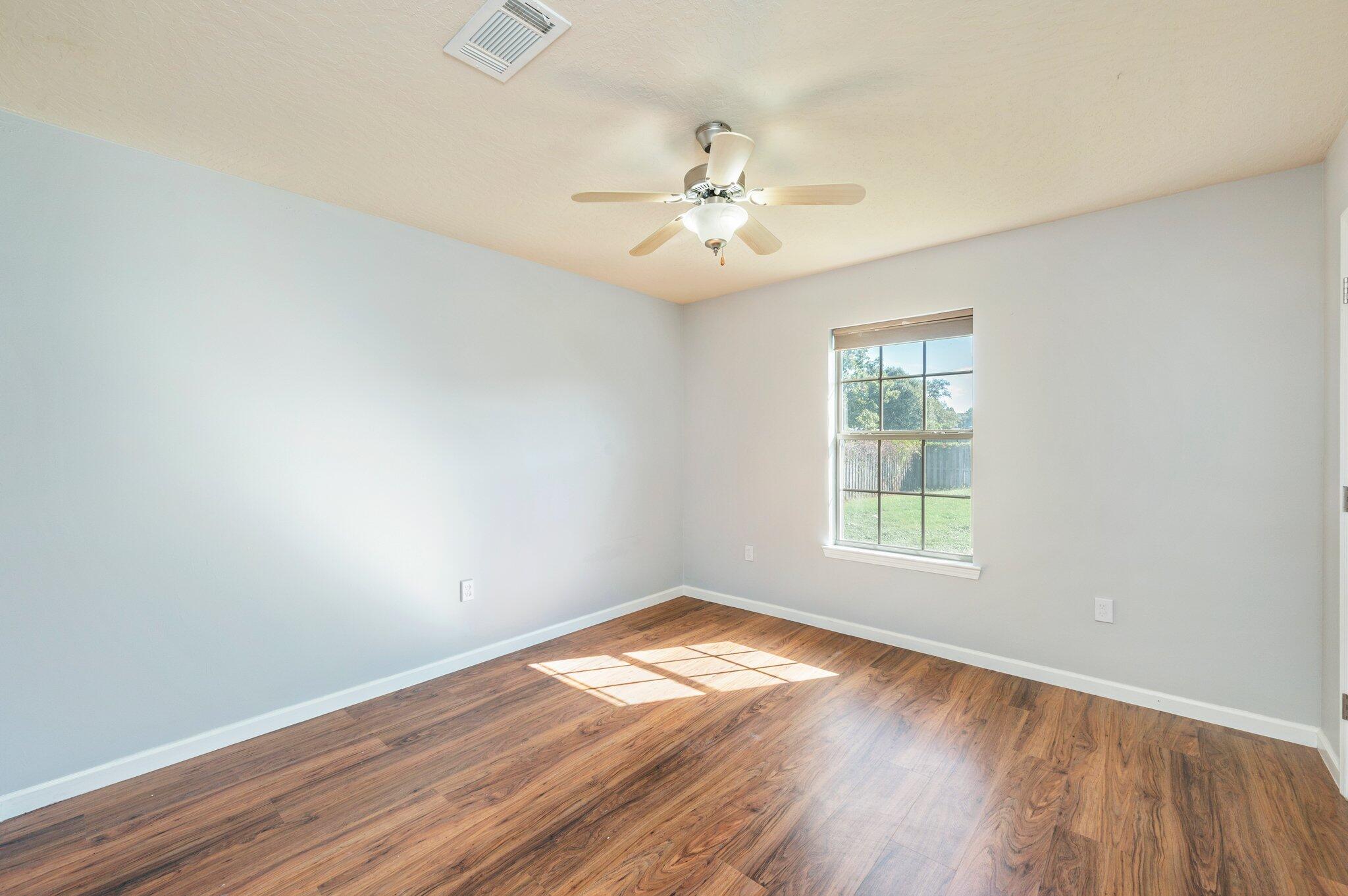 LEE FARMS PH I LOT 5 BLK D - Residential