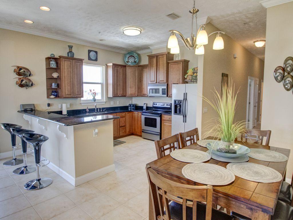 VISTA DEL MAR CONDO - Residential