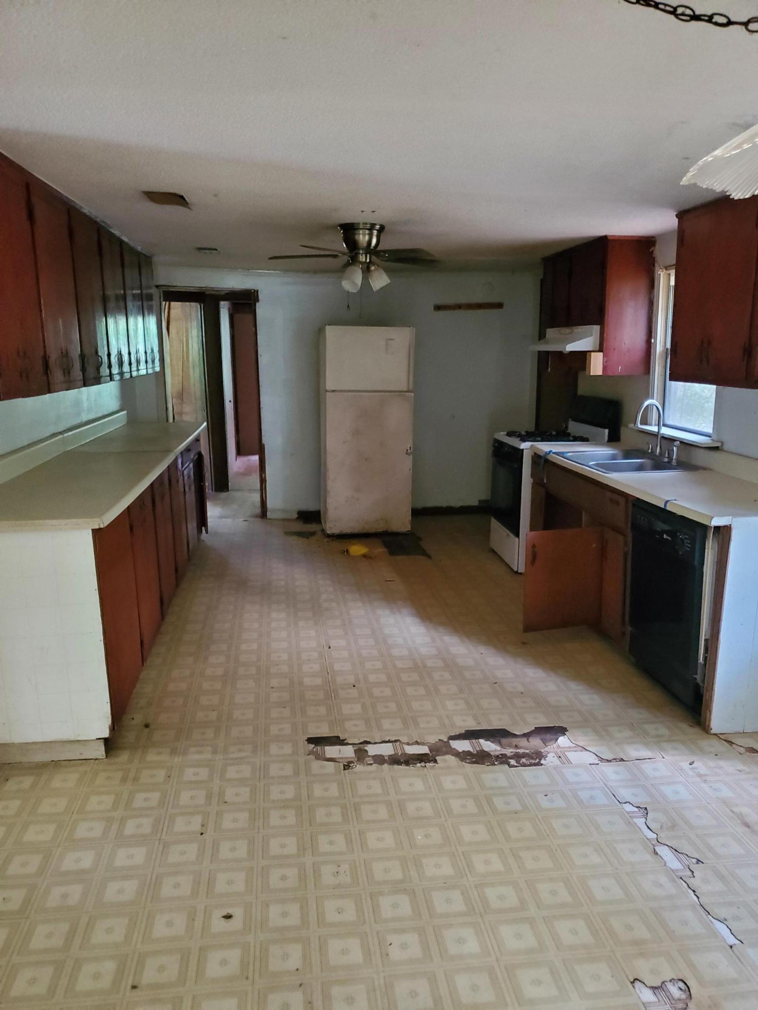 MORRIS ADDN TO CRESTVIEW - Residential