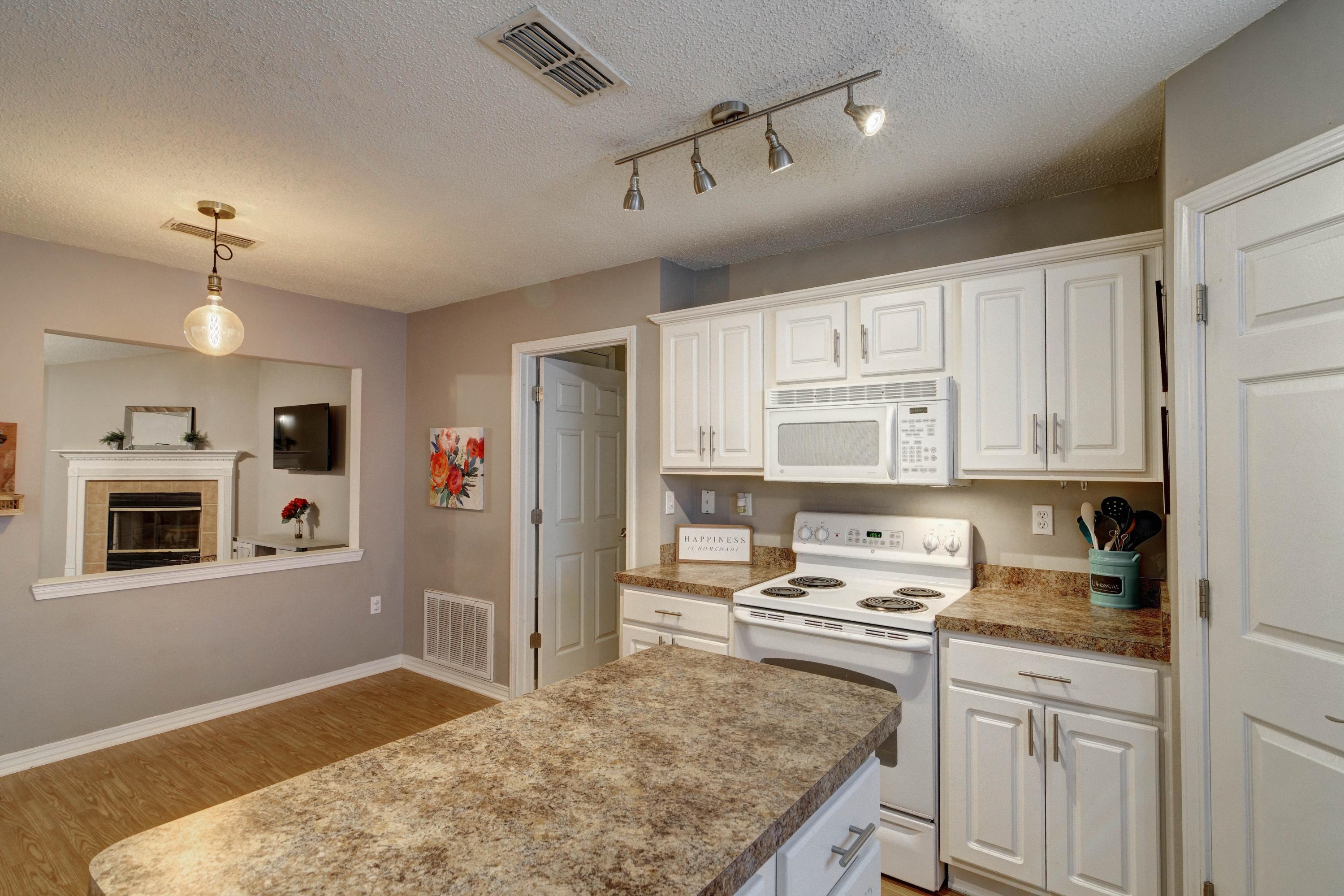 REDSTONE ESTATES - Residential