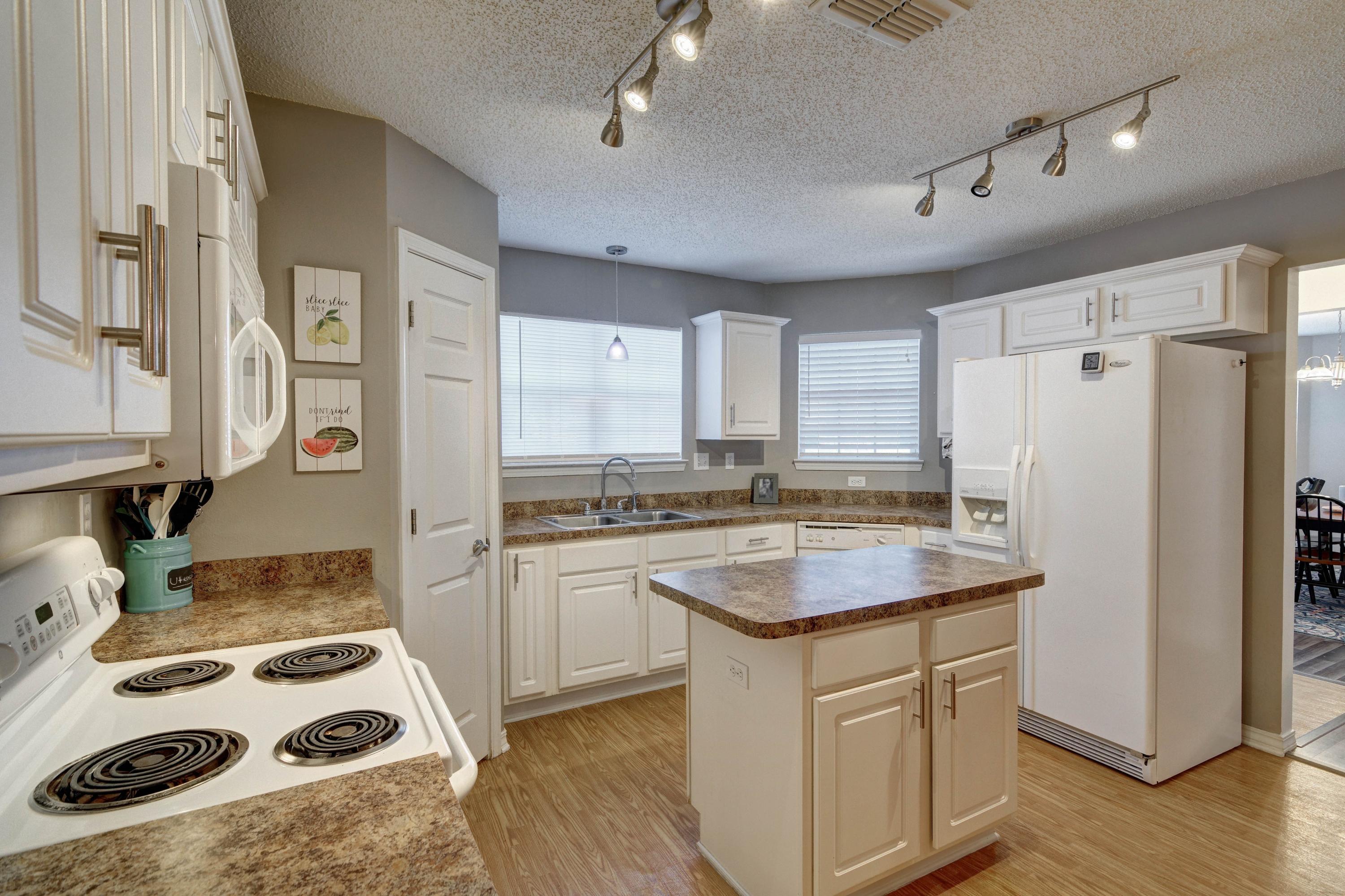 REDSTONE ESTATES - Residential