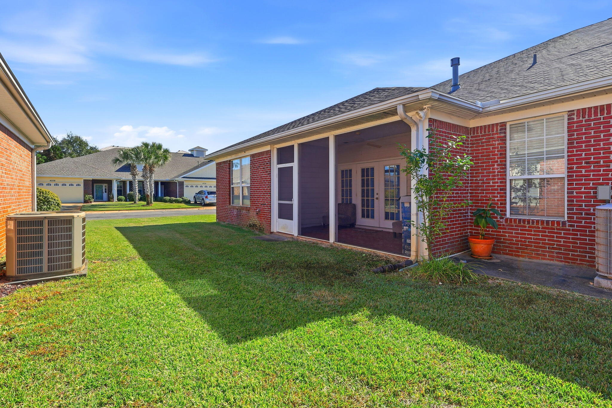 DIAMOND LAKES - Residential