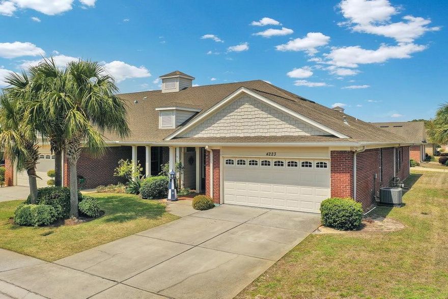 Corner unit town home in Diamond Lakes subdivision, a rare gem in Destin.  Located convenient to Henderson state park and local beaches, shopping, restaurants and schools. High ceilings and open floorplan great for entertaining. Split bedrooms great for privacy.  Also, a screened porch. Two car garage with epoxy floors.New roof late 2022.