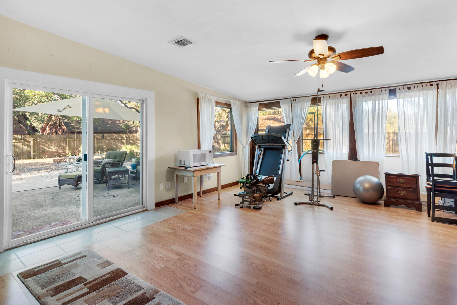 WHISPER BAY - Residential