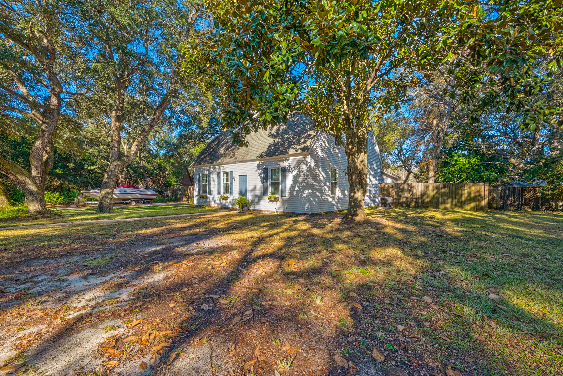 WHISPER BAY - Residential