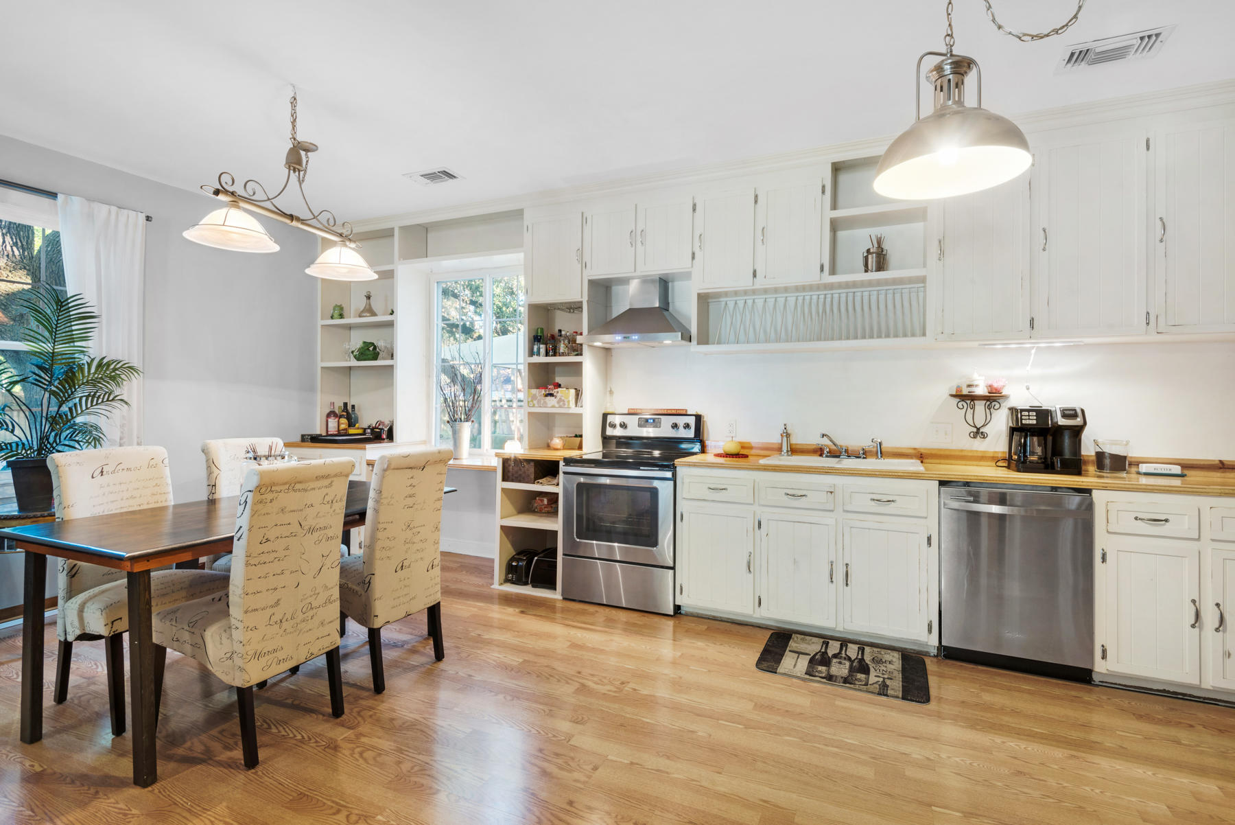 WHISPER BAY - Residential