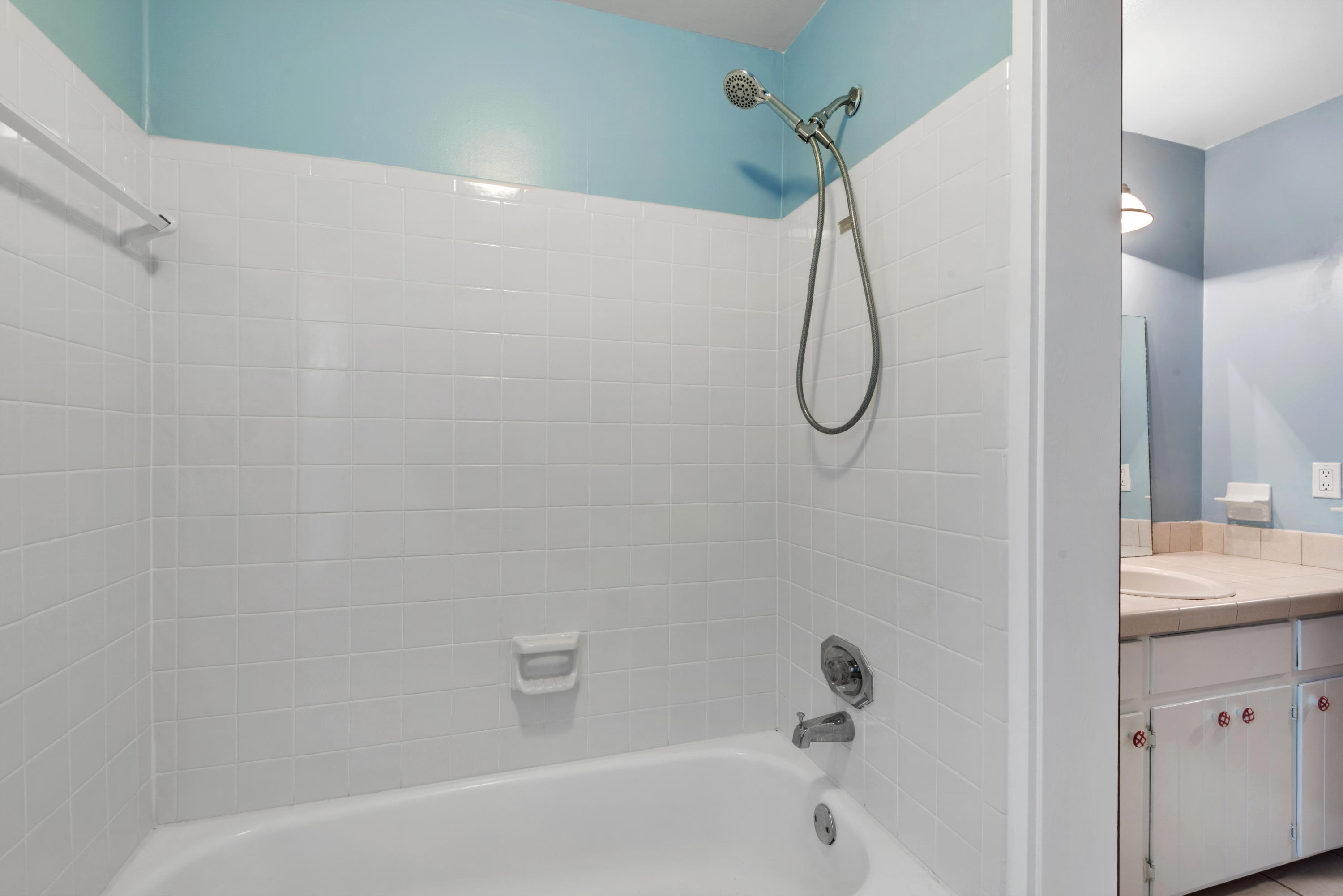 WHISPER BAY - Residential