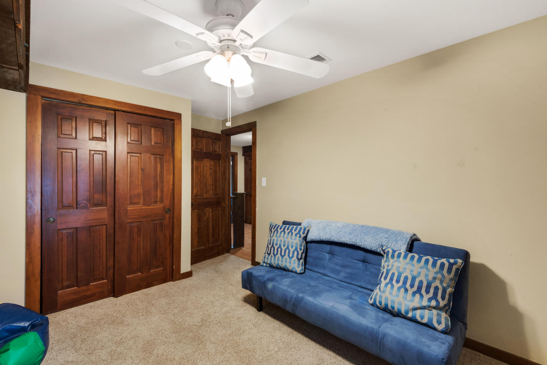 WHISPER BAY - Residential