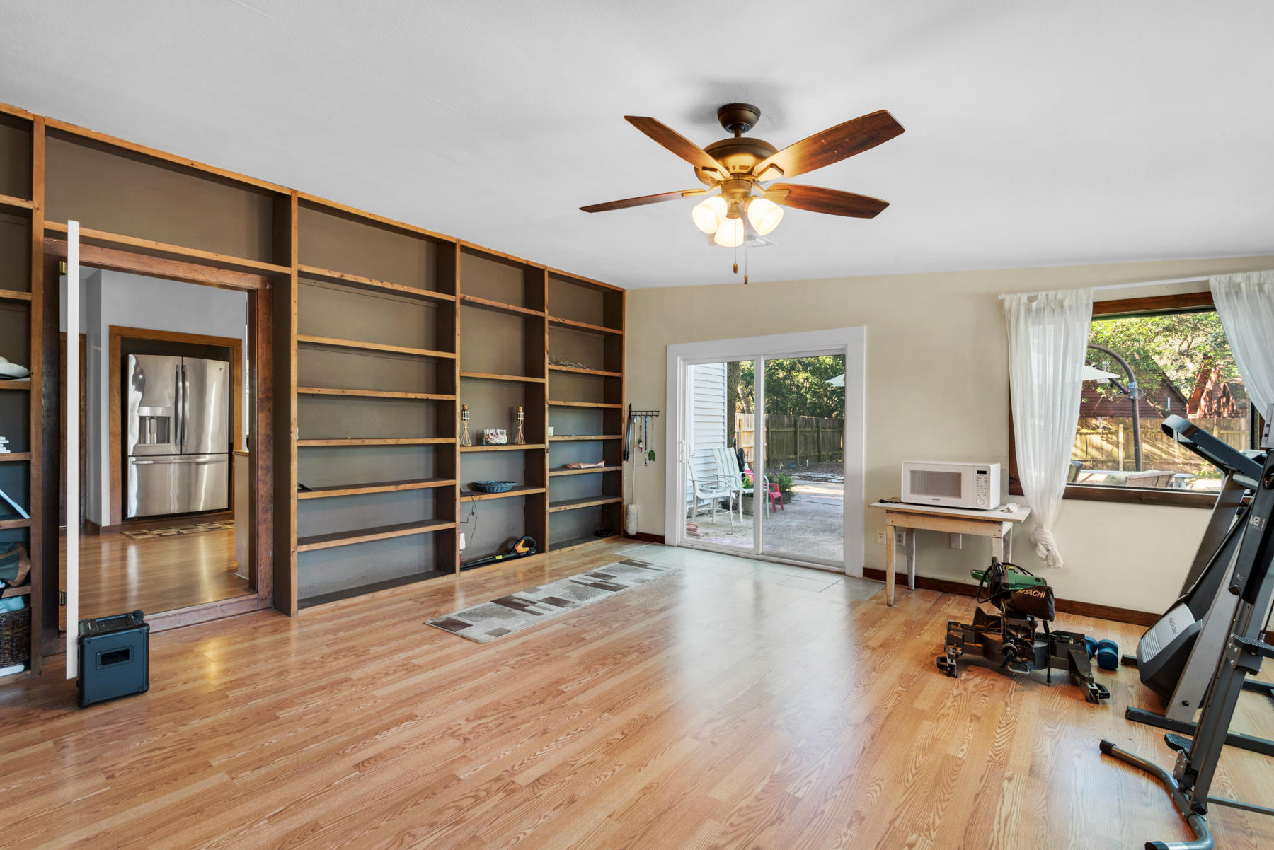 WHISPER BAY - Residential