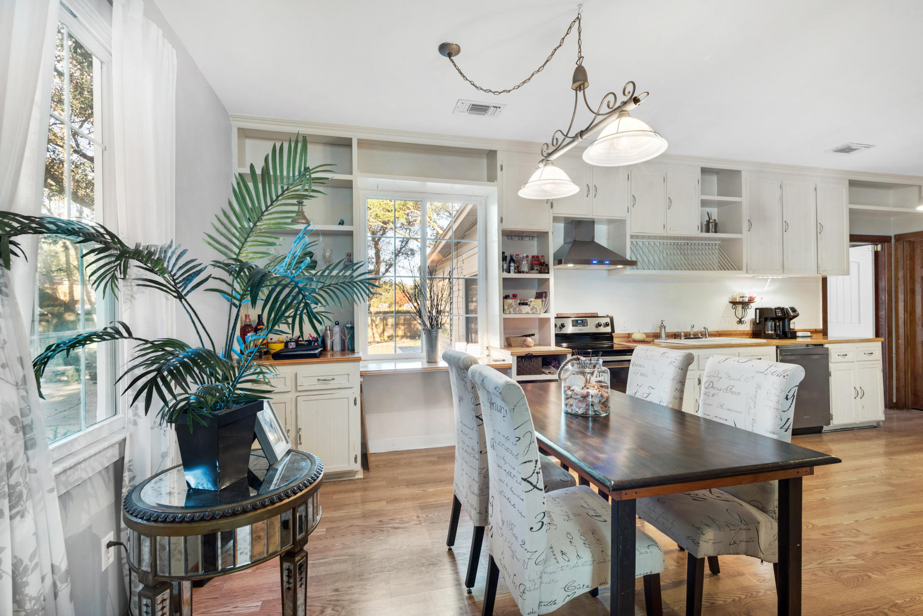 WHISPER BAY - Residential