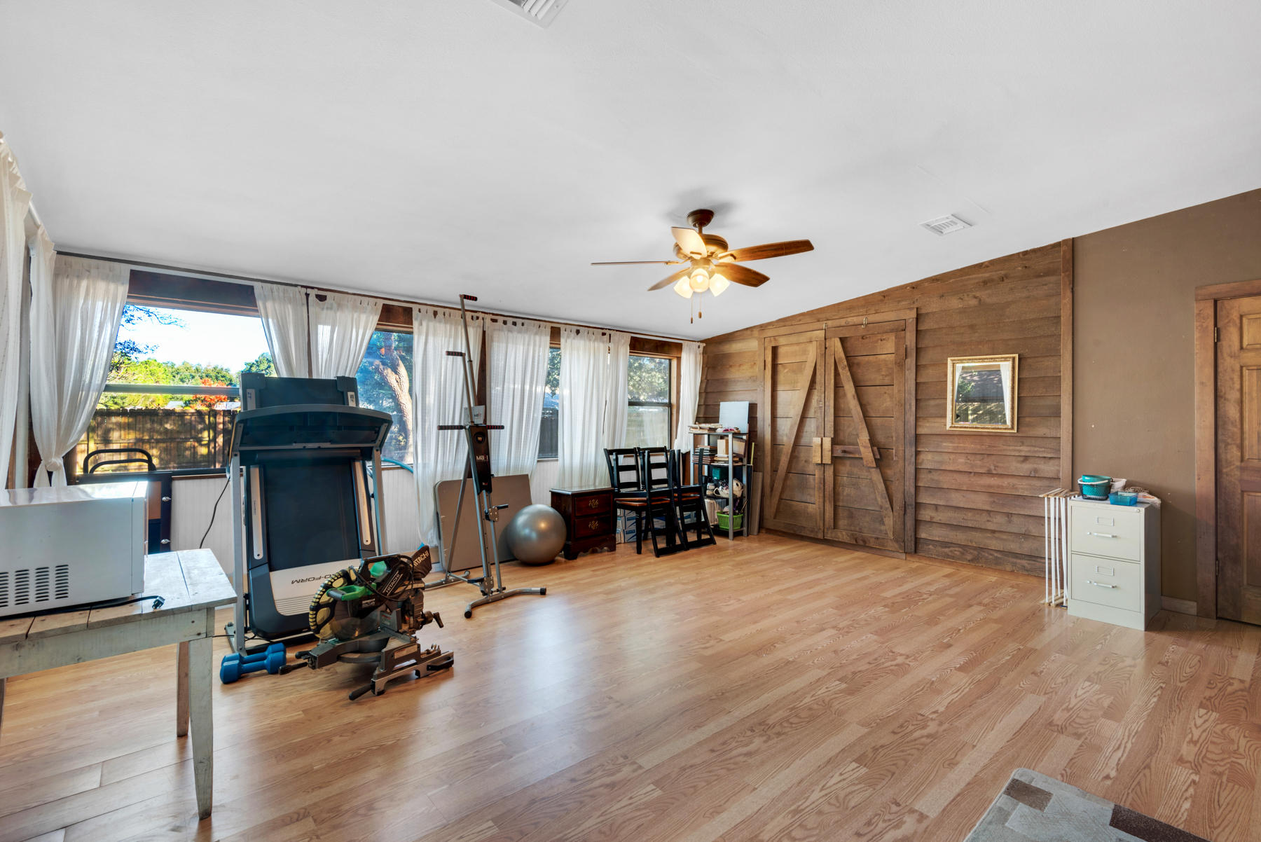 WHISPER BAY - Residential