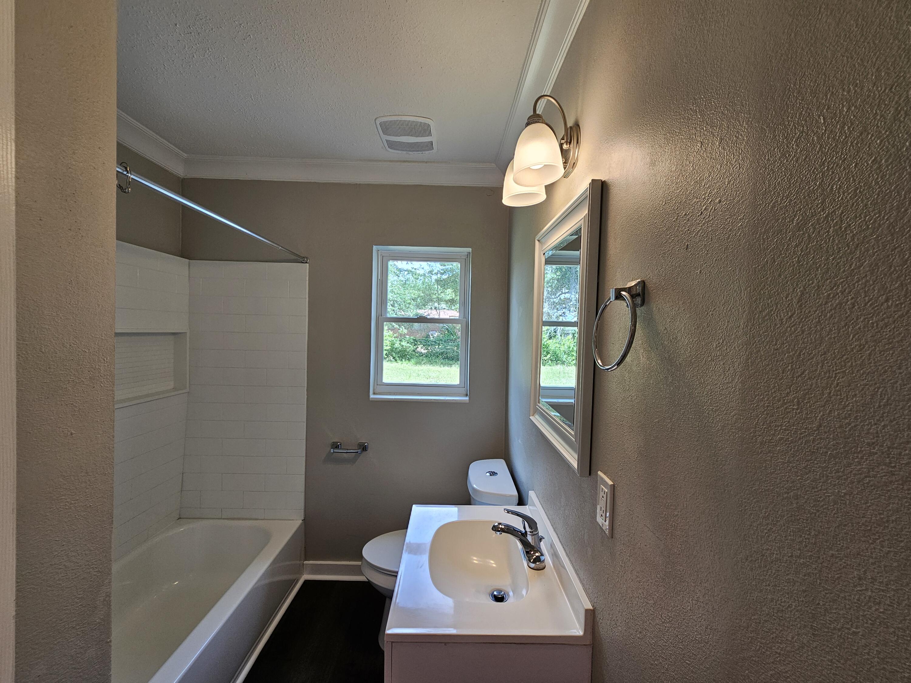 GARNIERS BEACH 6TH - Residential Lease