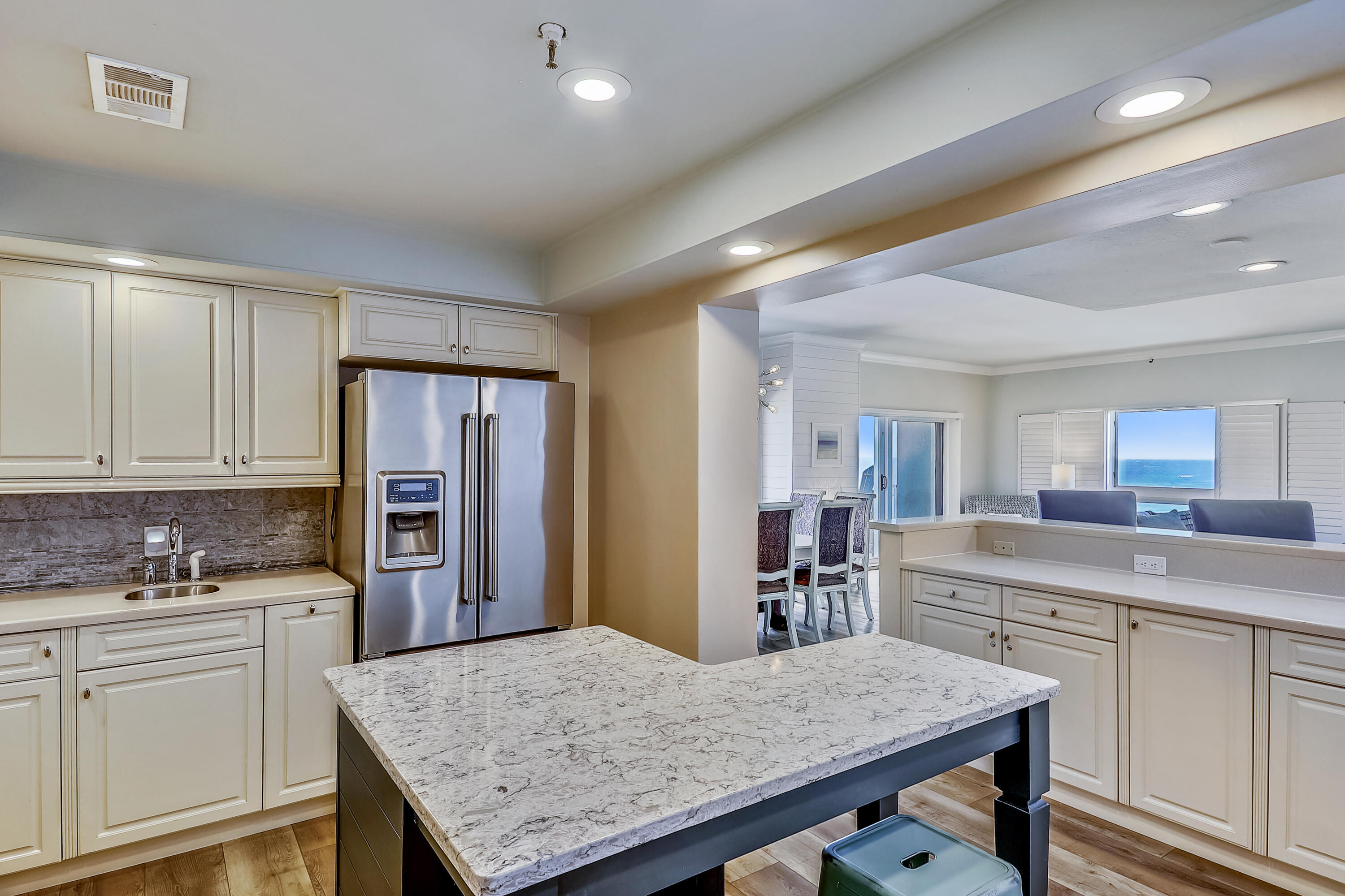 DESTIN TOWERS CONDO - Residential