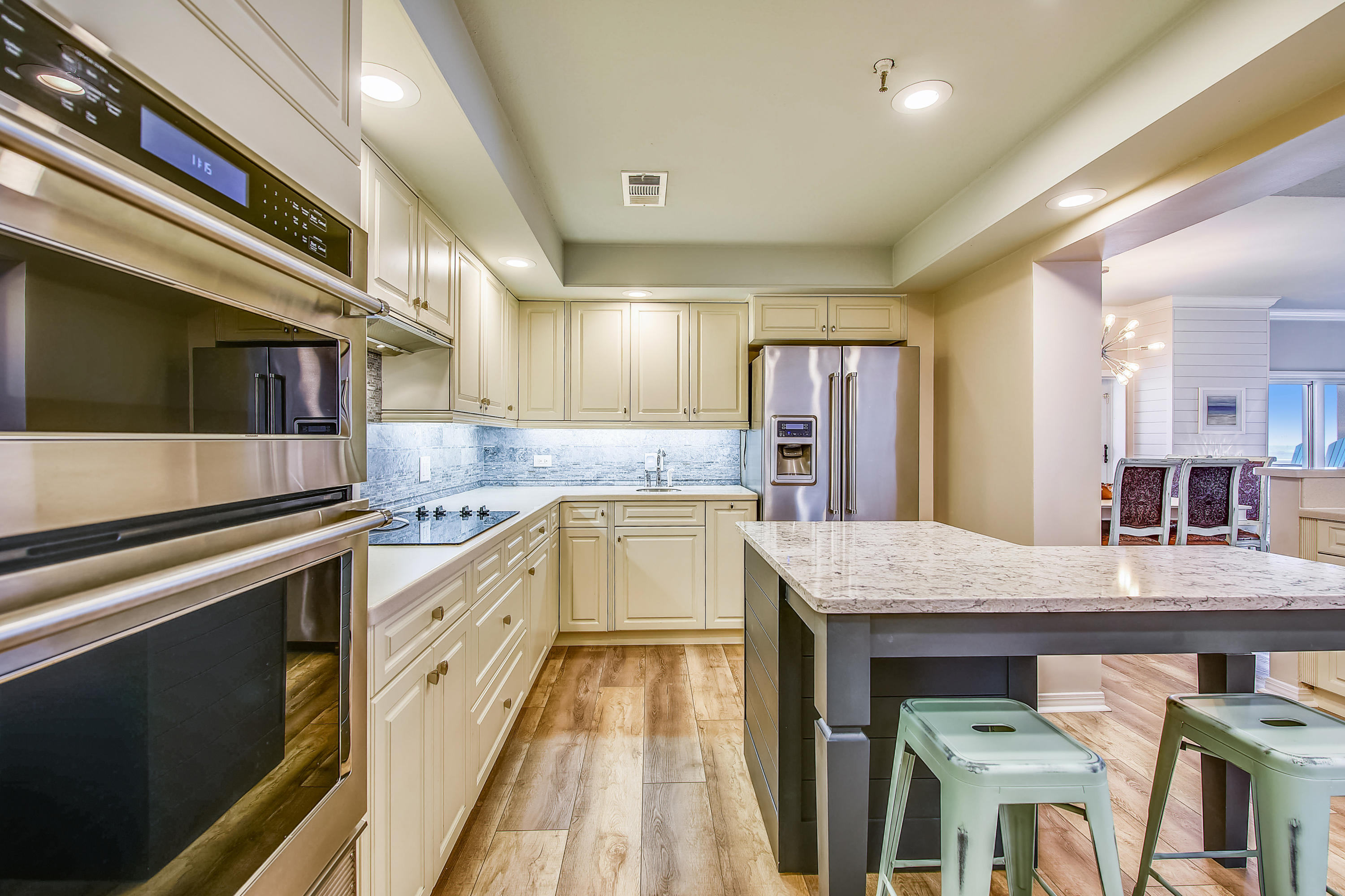 DESTIN TOWERS CONDO - Residential