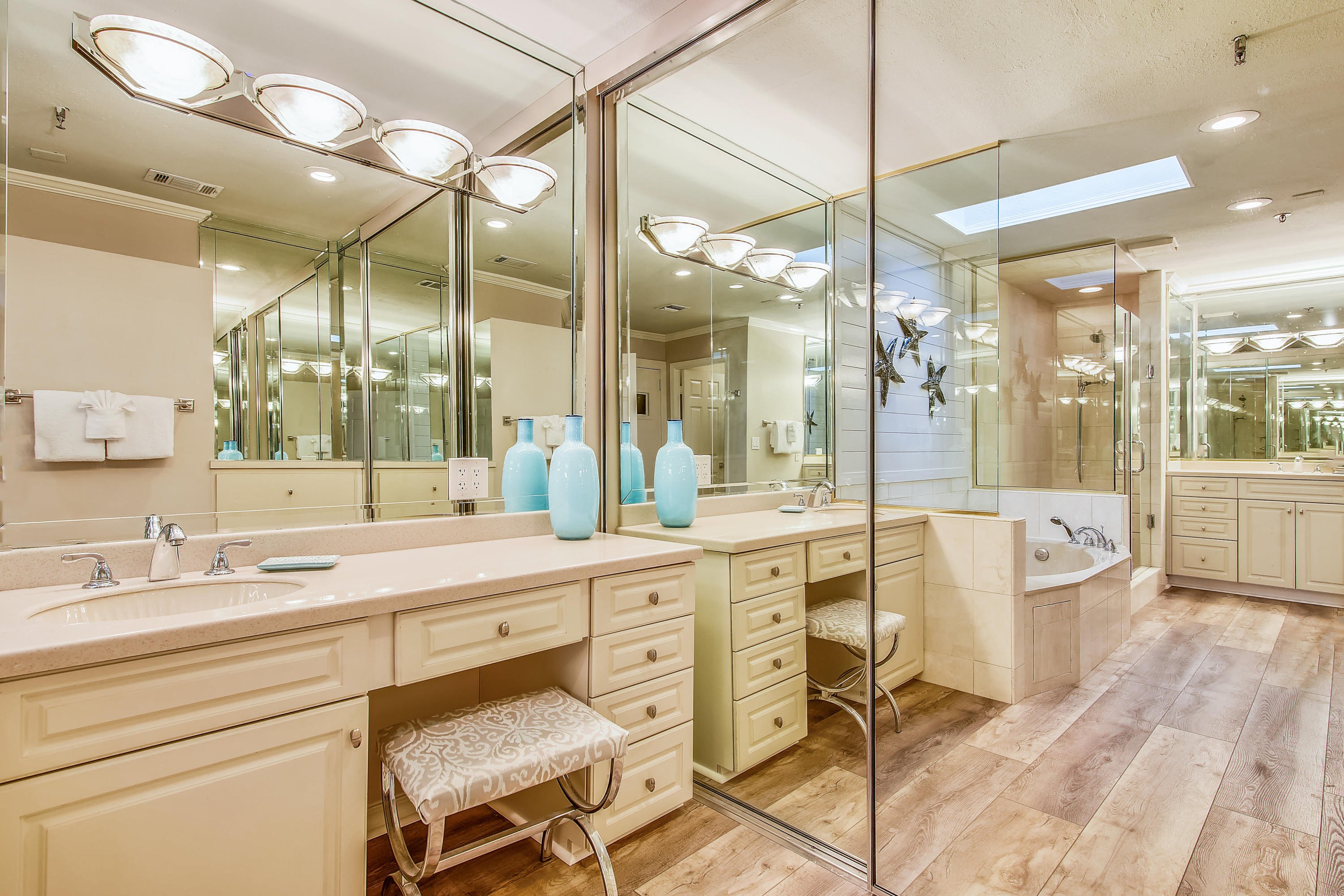 DESTIN TOWERS CONDO - Residential