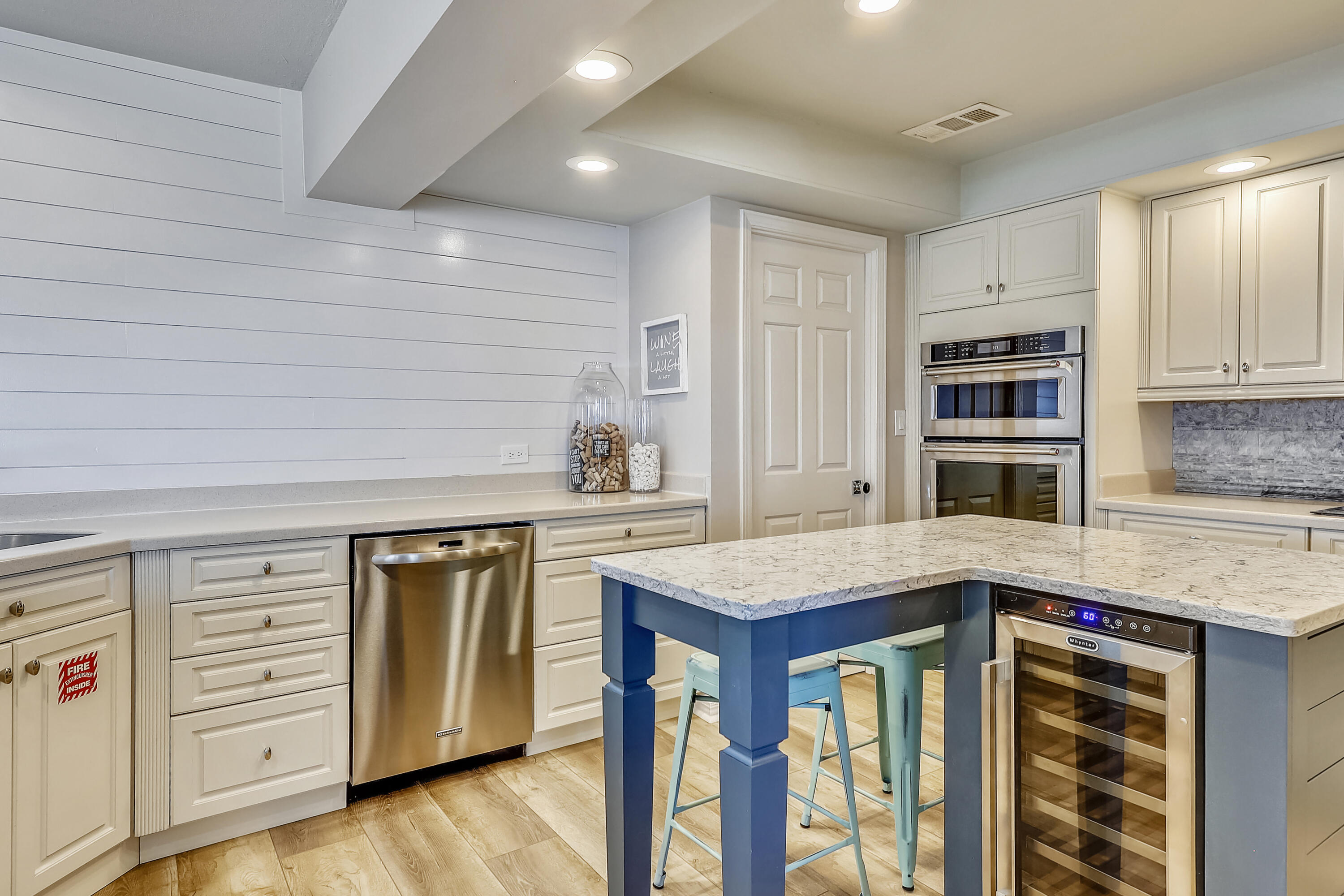 DESTIN TOWERS CONDO - Residential